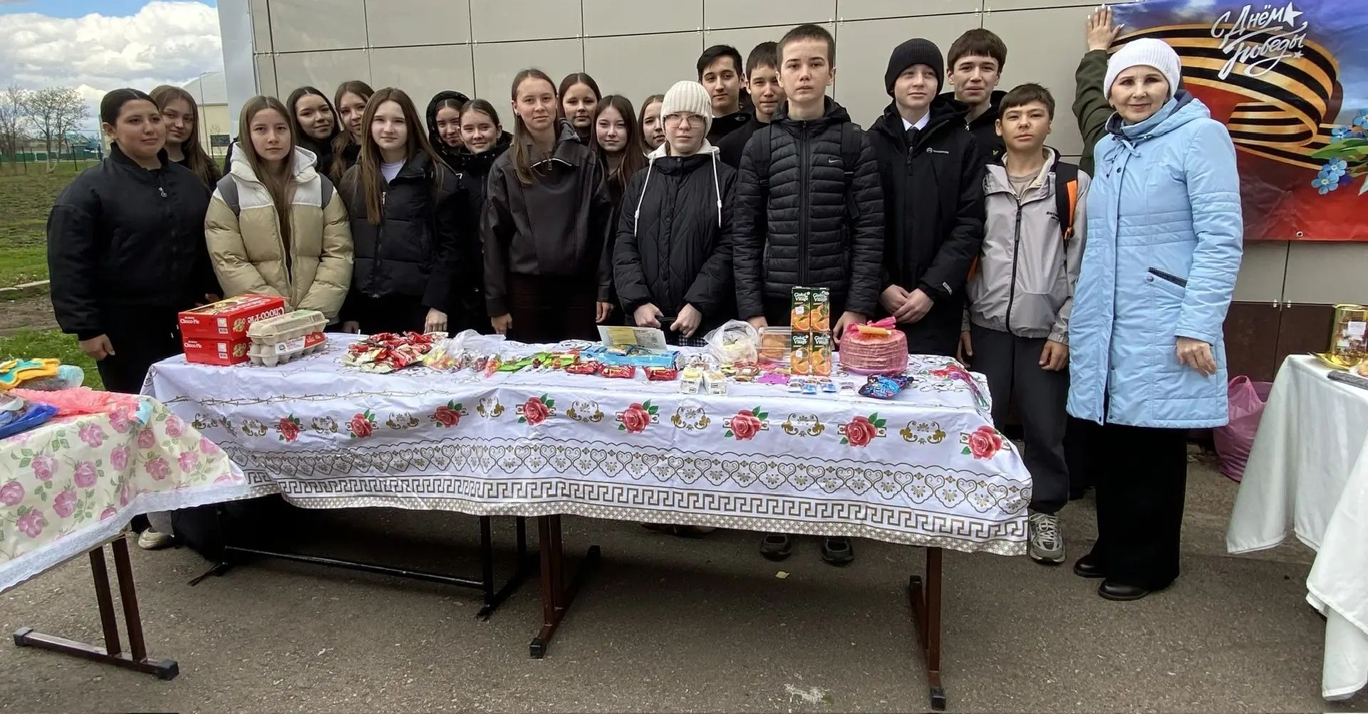 Актанышның 2нче санлы мәктәбендә хәйрия ярминкәсе һәм «Карга боткасы» бәйрәме узды