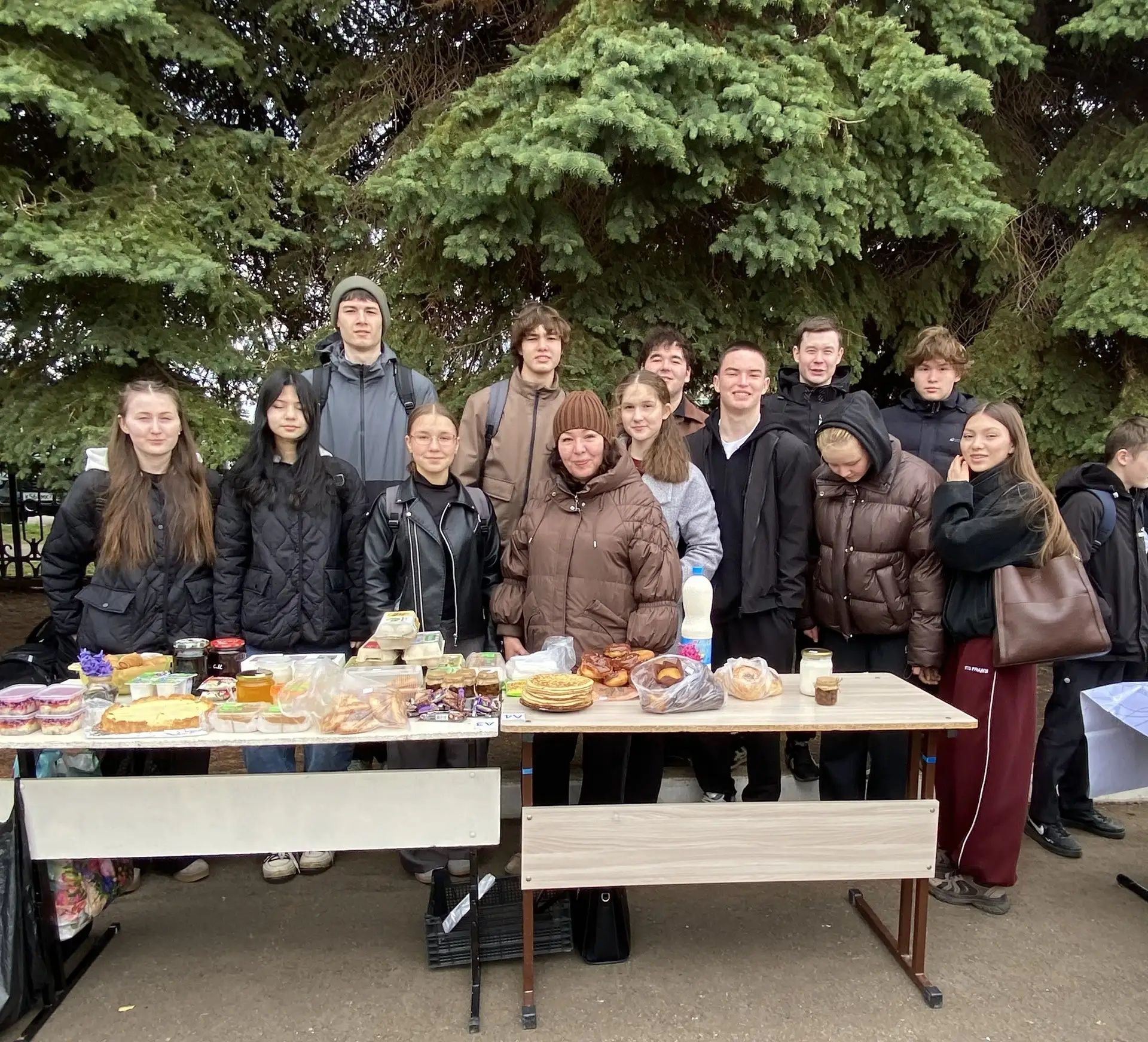 Актанышның 2нче санлы мәктәбендә хәйрия ярминкәсе һәм «Карга боткасы» бәйрәме узды