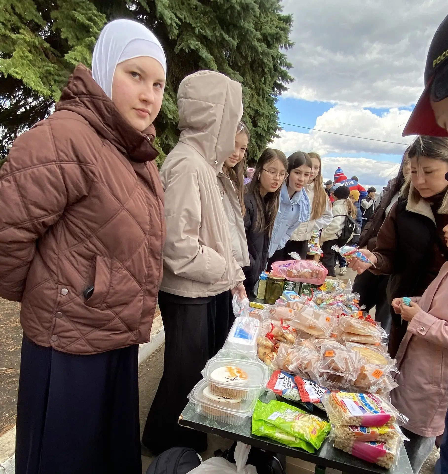 Актанышның 2нче санлы мәктәбендә хәйрия ярминкәсе һәм «Карга боткасы» бәйрәме узды