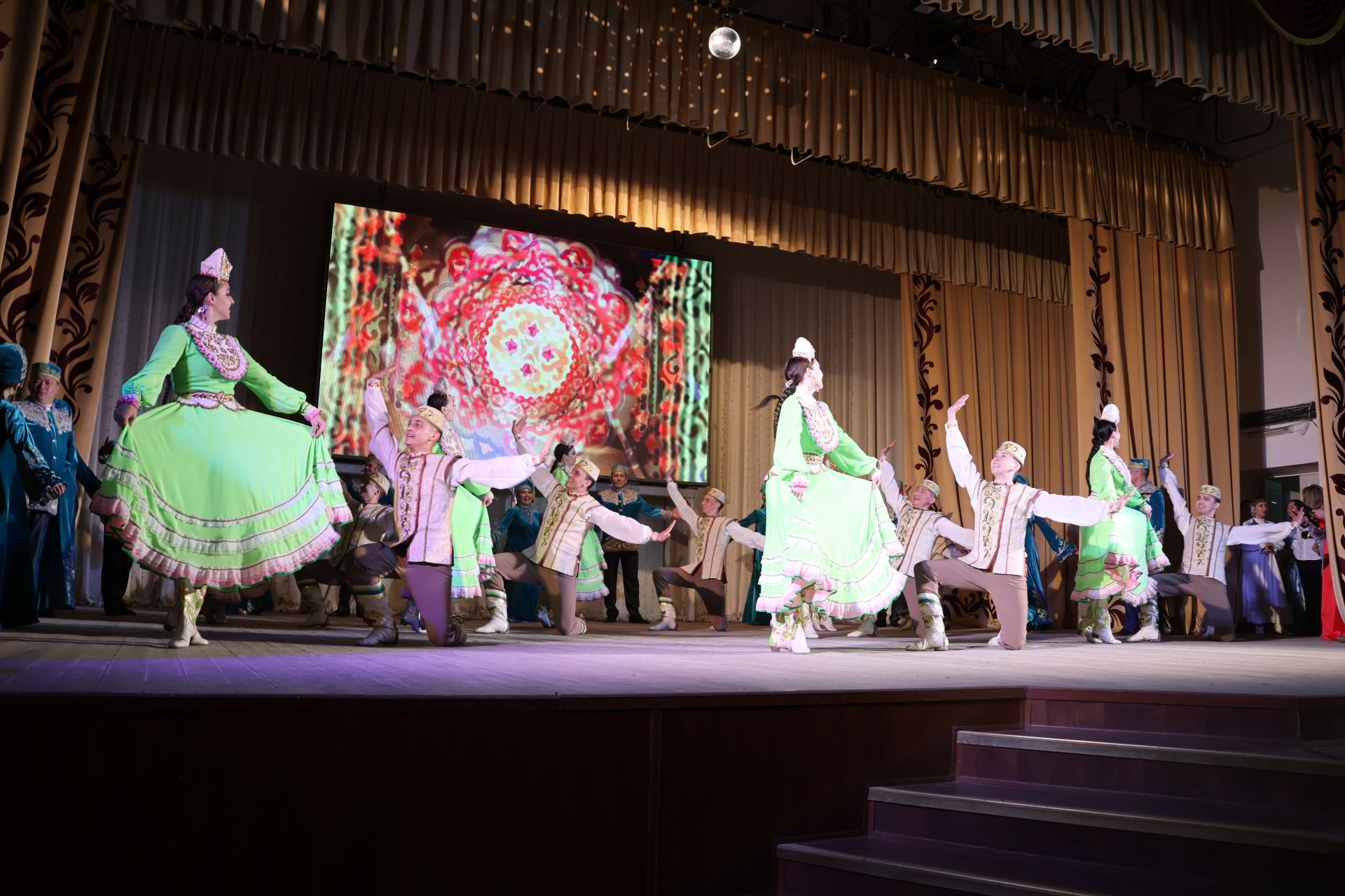 «Агыйдел» дәүләт җыр һәм бию ансамбленең «Җырланмаган әле безнең җыр» концертыннан репортаж