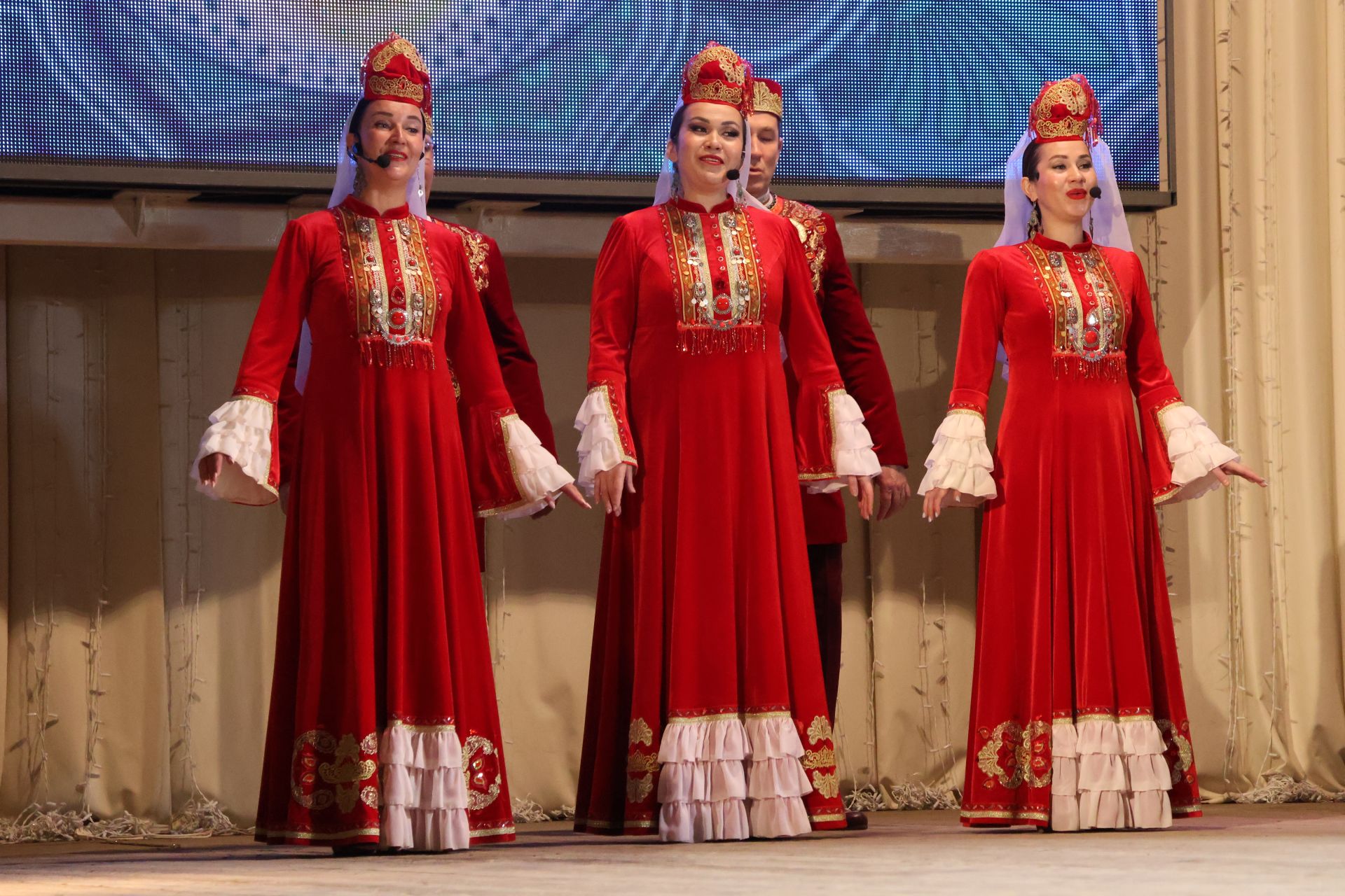 «Агыйдел» дәүләт җыр һәм бию ансамбленең «Җырланмаган әле безнең җыр» концертыннан репортаж