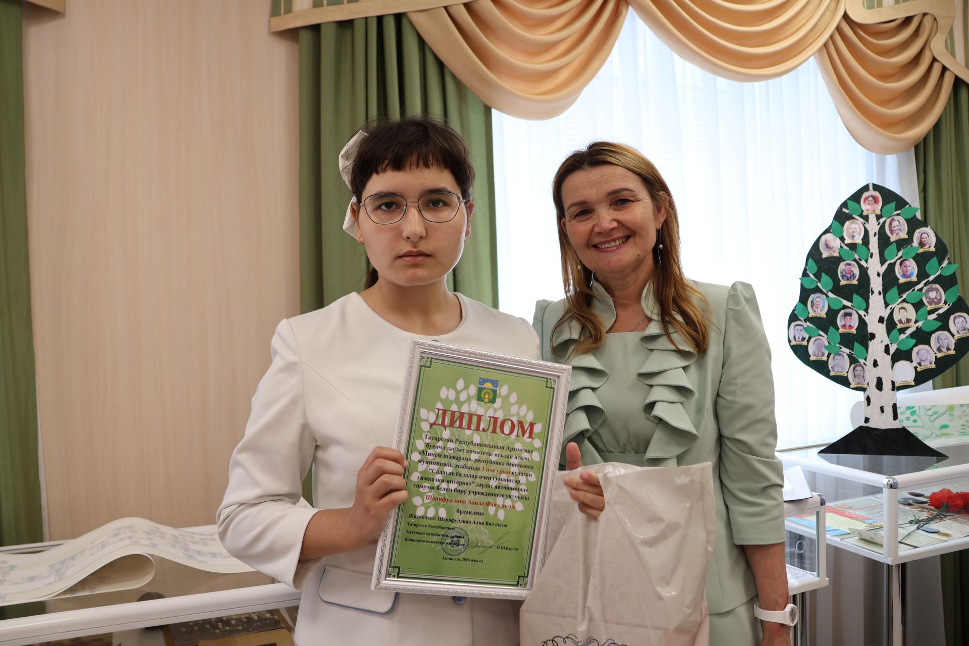 Актанышның нәсел тамырларын барлап: «Минем шәҗәрәм» бәйгесе җиңүчеләрен бүләкләделәр