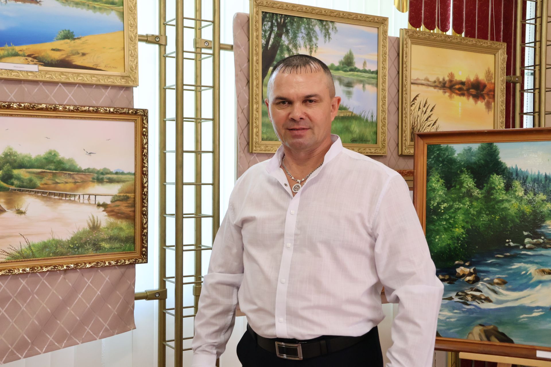 Туган якны өйрәнү музеенда Айрат Сәрвәровның “Гүзәл туган җирем” күргәзмәсе ачылды
