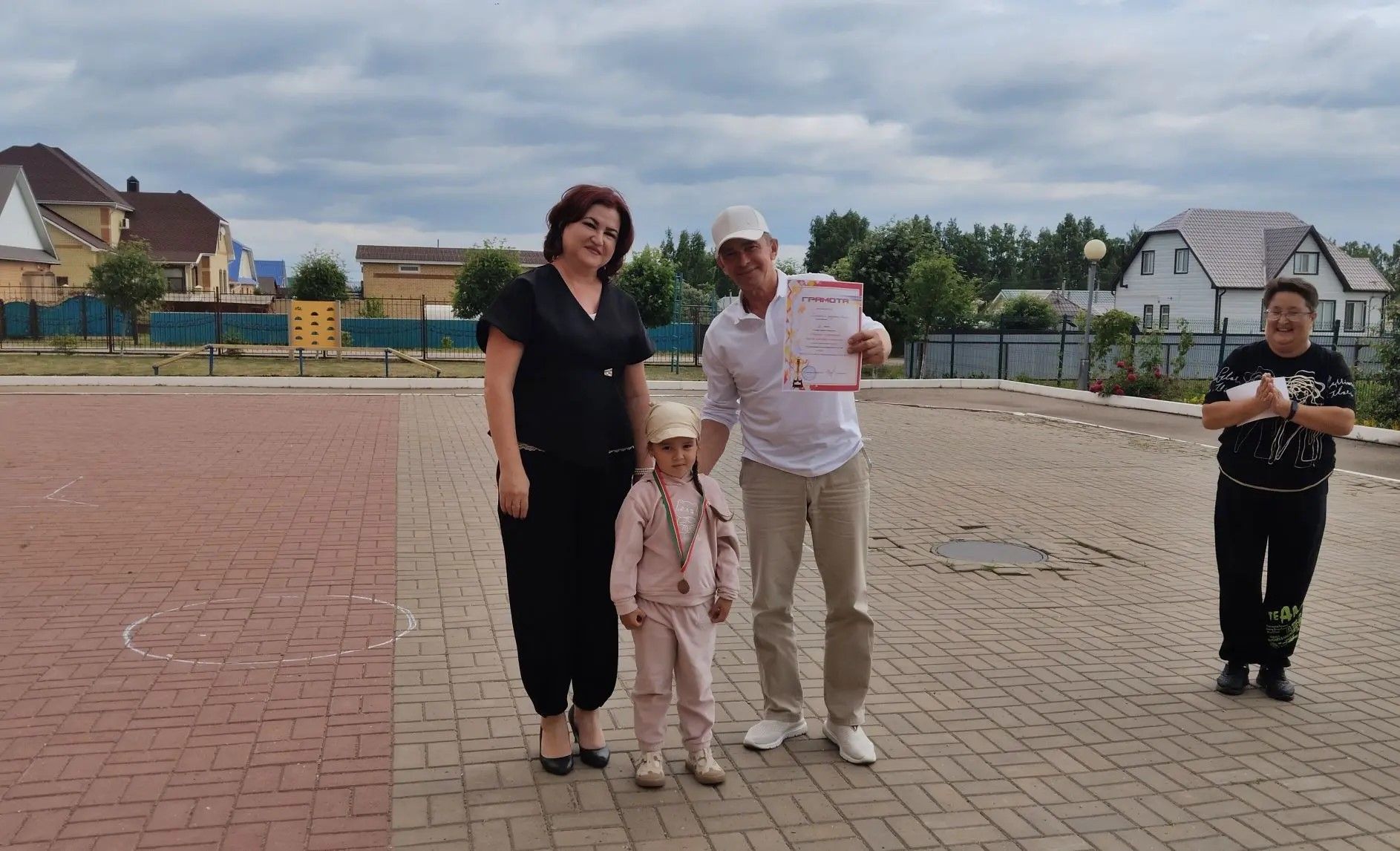Бабайлар һәм оныклар бергә: «Умырзая»да күңелле бәйрәм узды