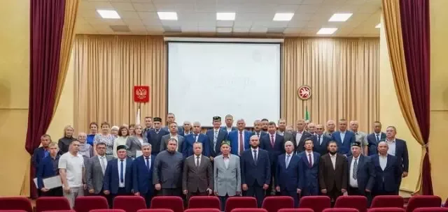 Актаныш эшмәкәрләре Фәрдиевләрне Казан Сабан туе алдыннан котладылар