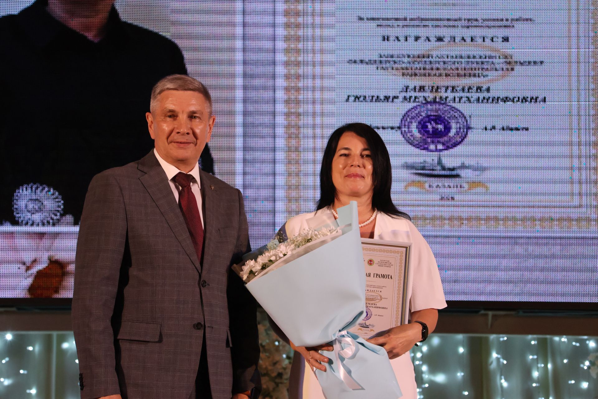 Актанышта ак халатлы фәрештәләрне хөрмәтләделәр (исемлек һәм фотолар)