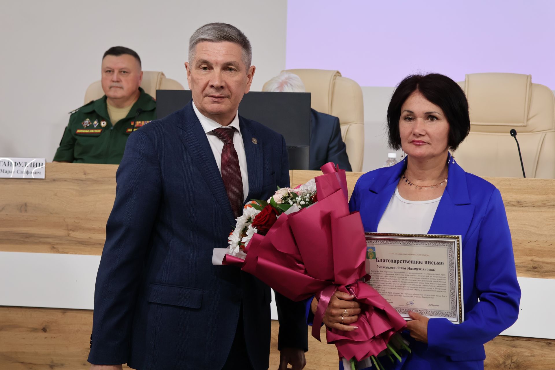 Хәрби исәп өлкәсендә хезмәт куючылар бүләкләнде