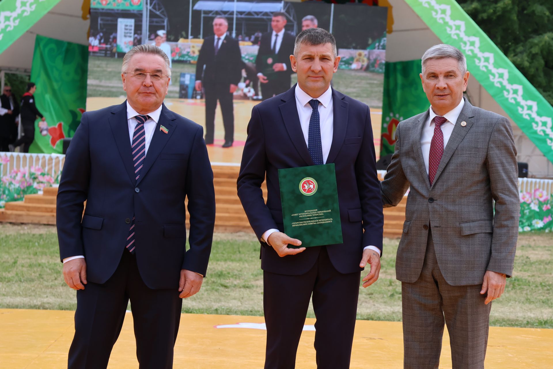 Сабантуйда хезмәт алдынгылары лаеклы бүләкләрен алды