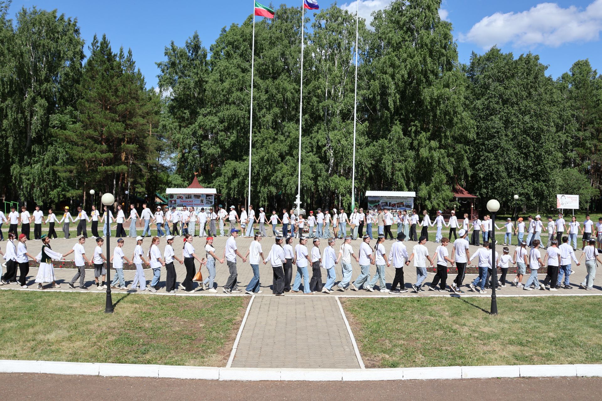 Дуслык һәм бердәмлек мохиты: «Бүләк» лагеренда 21 төбәктән килгән балалар ял итә