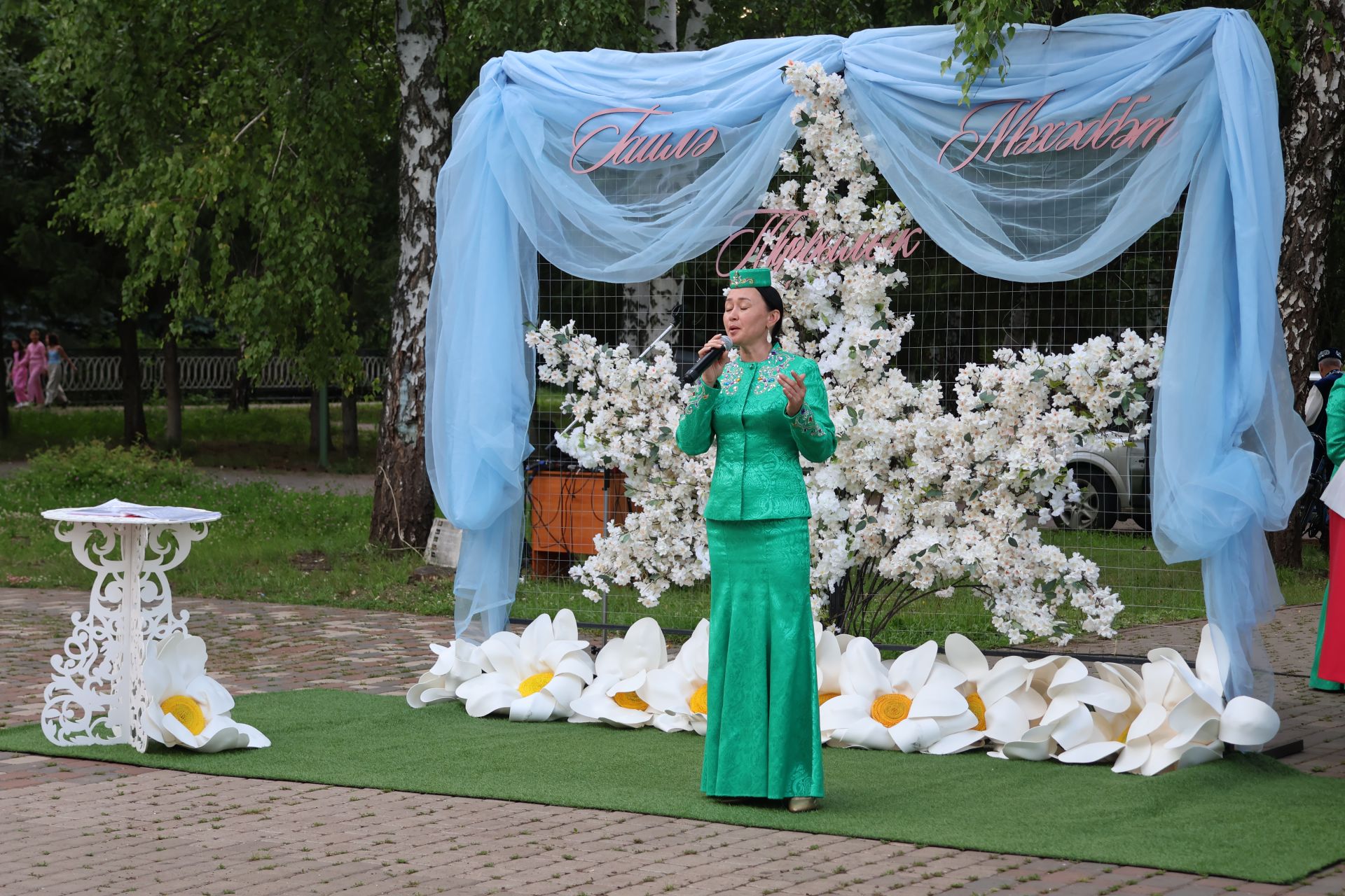 Актанышта Мәхәббәт һәм тугрылык көне: 12 үрнәк гаилә алтын, зөбәрҗәт һәм бриллиант туйларын билгеләп үтте