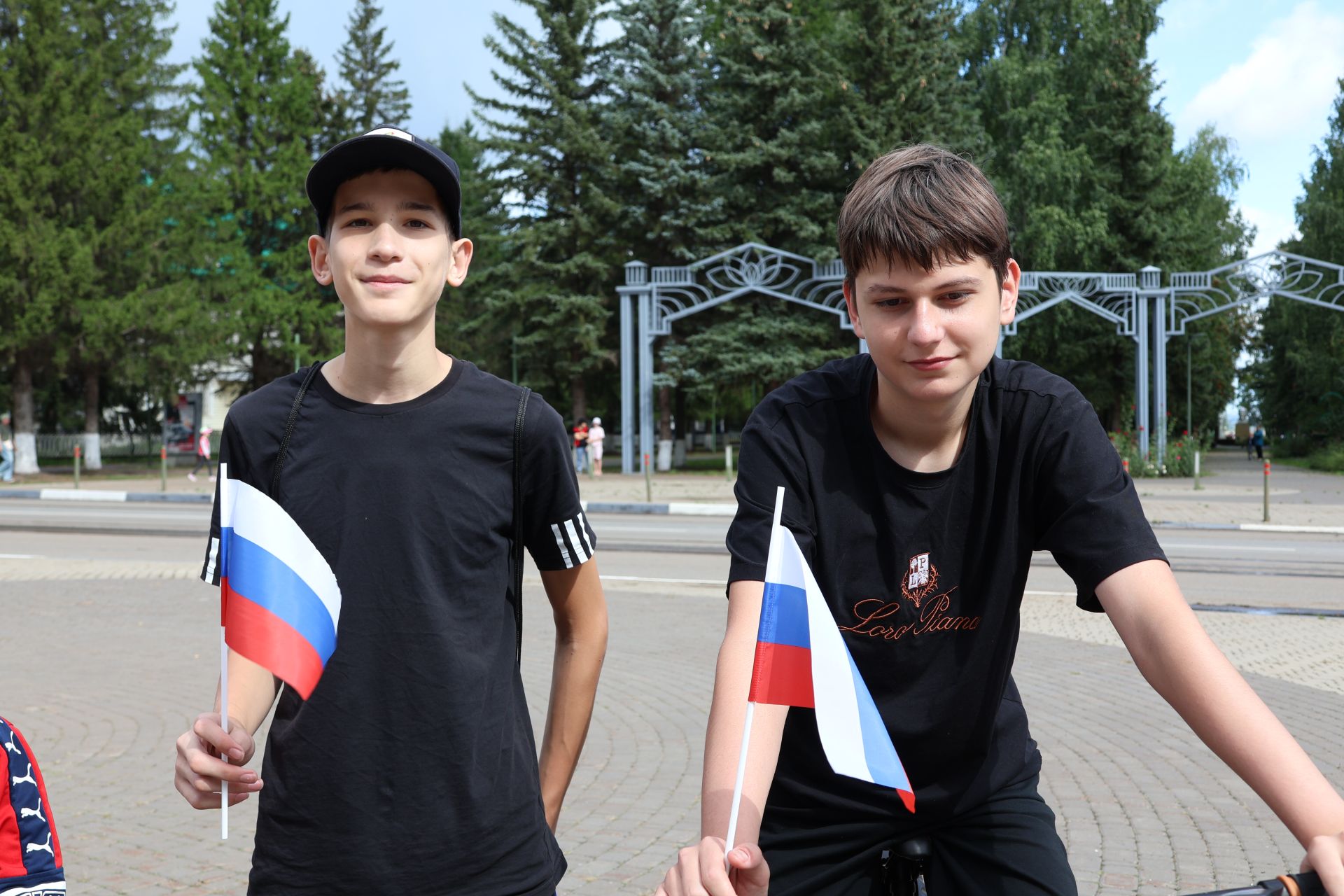 Россия флагы астында – бердәм без: Актанышта бәйрәм велойөреше