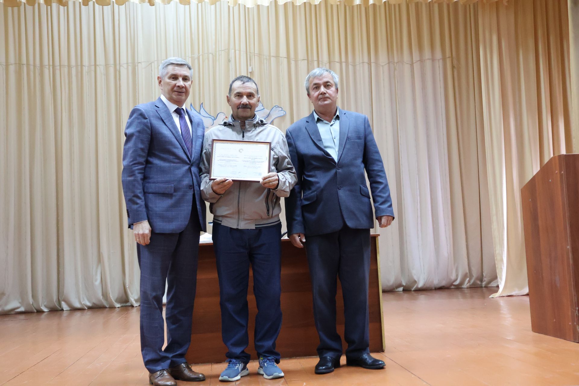 Күңелле мизгелләргә бай очрашу