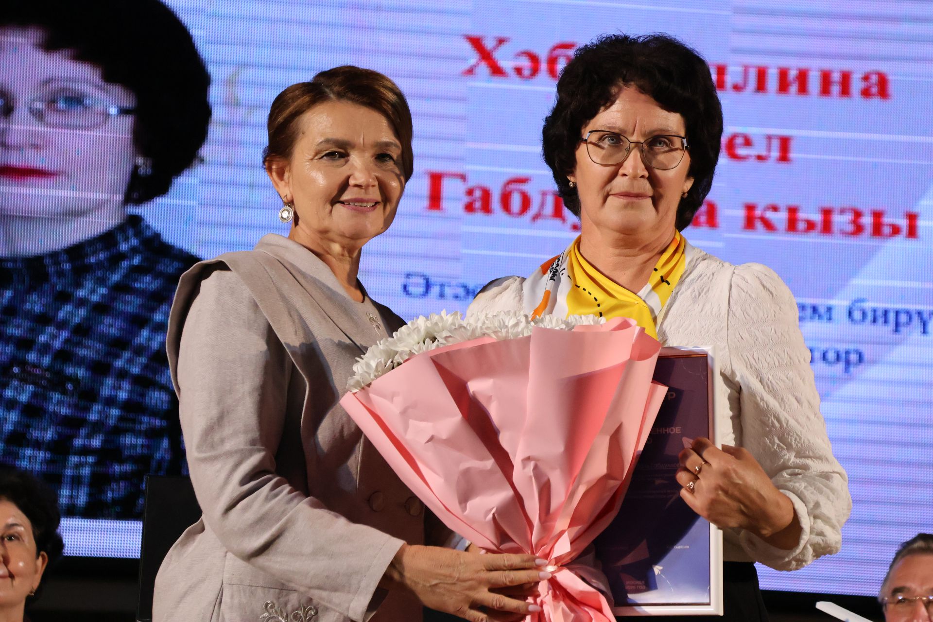 50дән артык мәгариф хезмәткәре лаеклы бүләкләрен алды