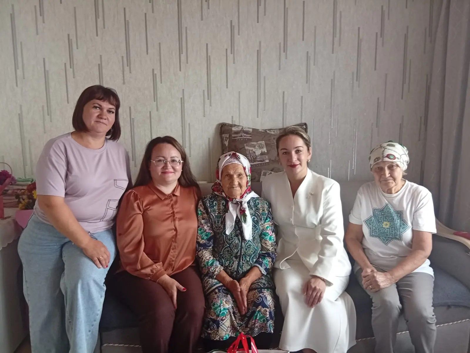 Тугызынчы дистәсен кадер-хөрмәттә каршы ала