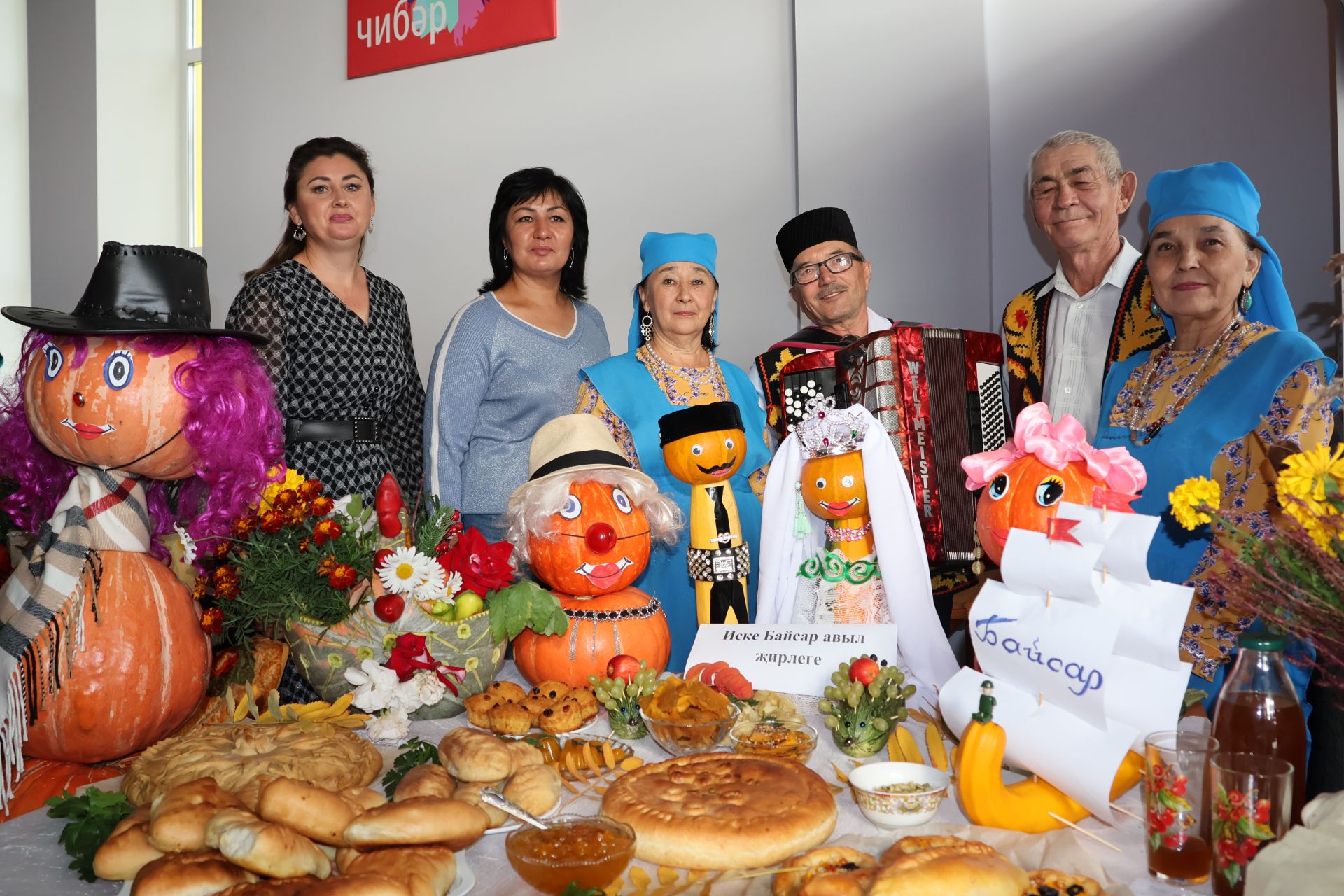 Изге теләкләр, бүләкләр, чаралар – районыбызда Өлкәннәр ункөнлеге