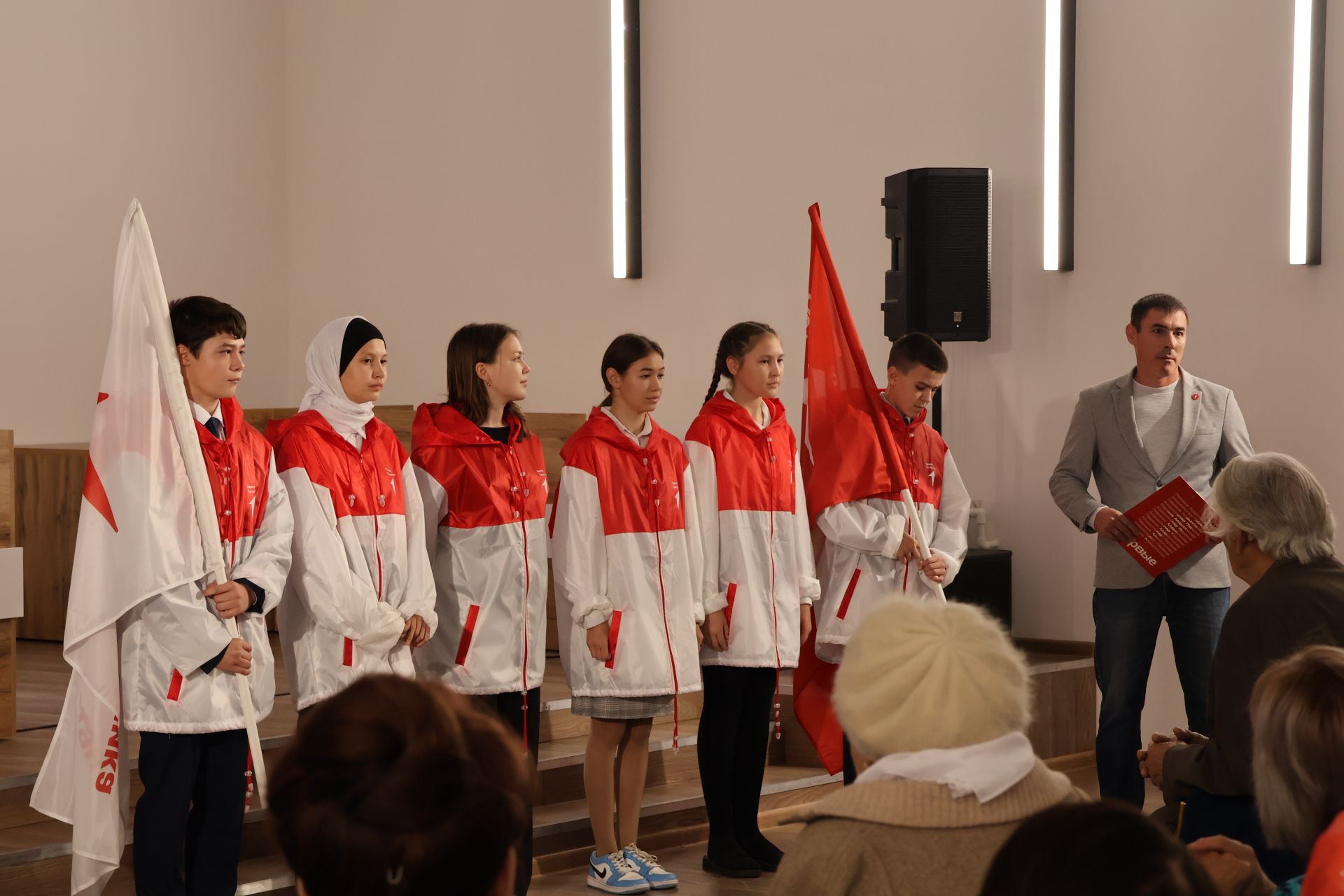 Изге теләкләр, бүләкләр, чаралар – районыбызда Өлкәннәр ункөнлеге