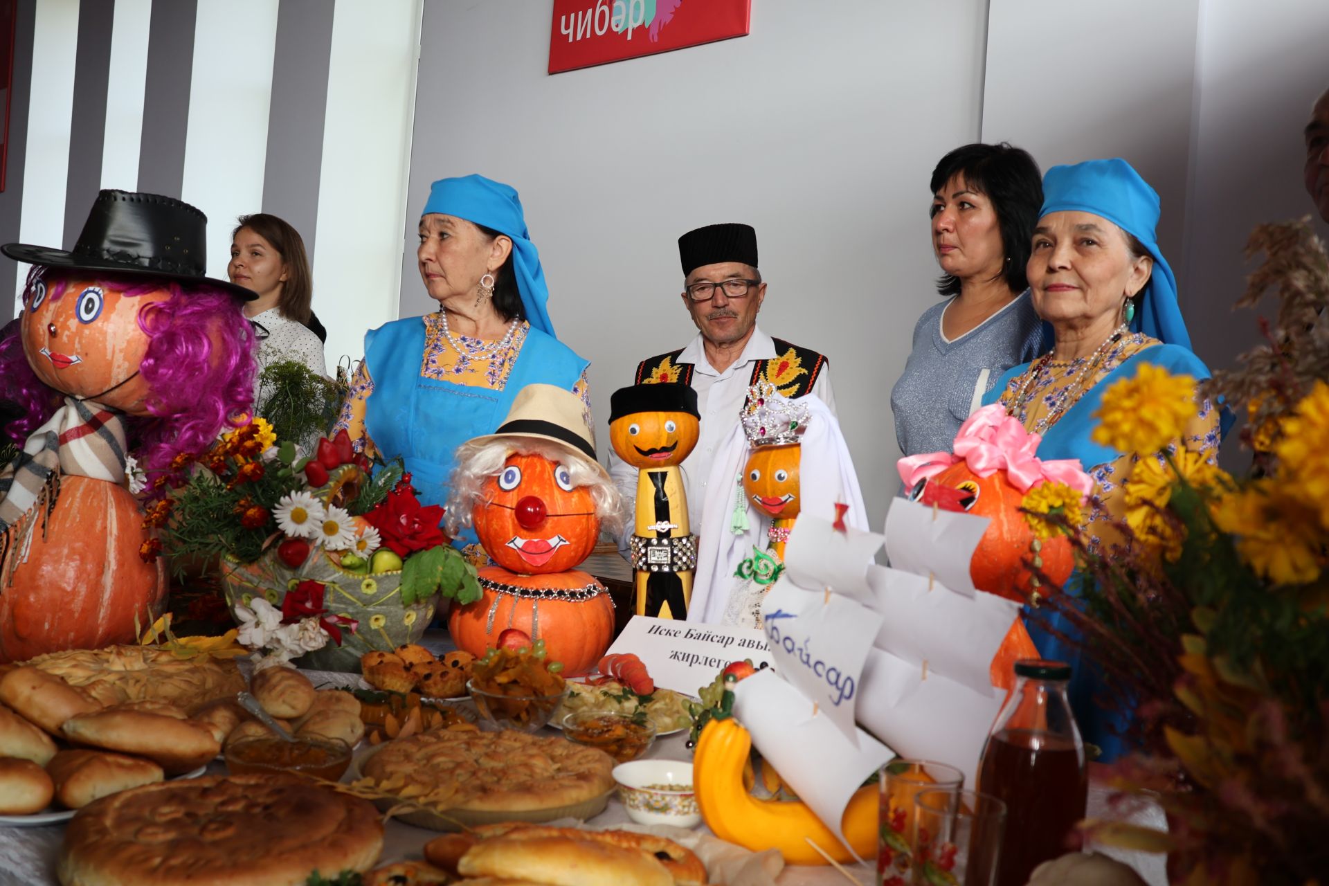 Изге теләкләр, бүләкләр, чаралар – районыбызда Өлкәннәр ункөнлеге