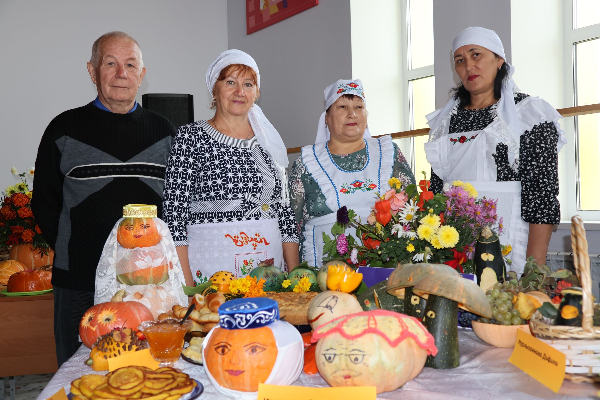 Изге теләкләр, бүләкләр, чаралар – районыбызда Өлкәннәр ункөнлеге
