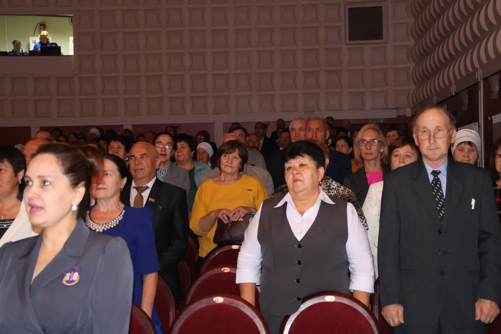 Бәйрәмең белән, мөгаллим: Укытучылар көненнән безнең фоторепортаж