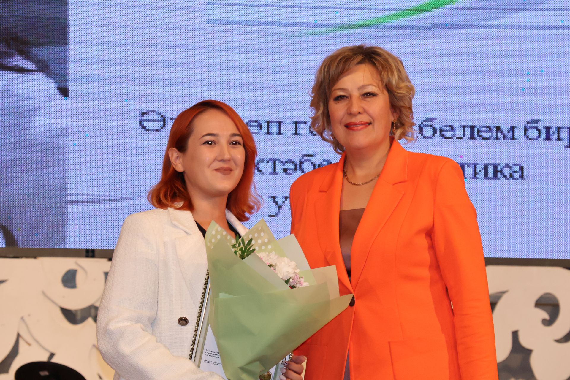 Бәйрәмең белән, мөгаллим: Укытучылар көненнән безнең фоторепортаж
