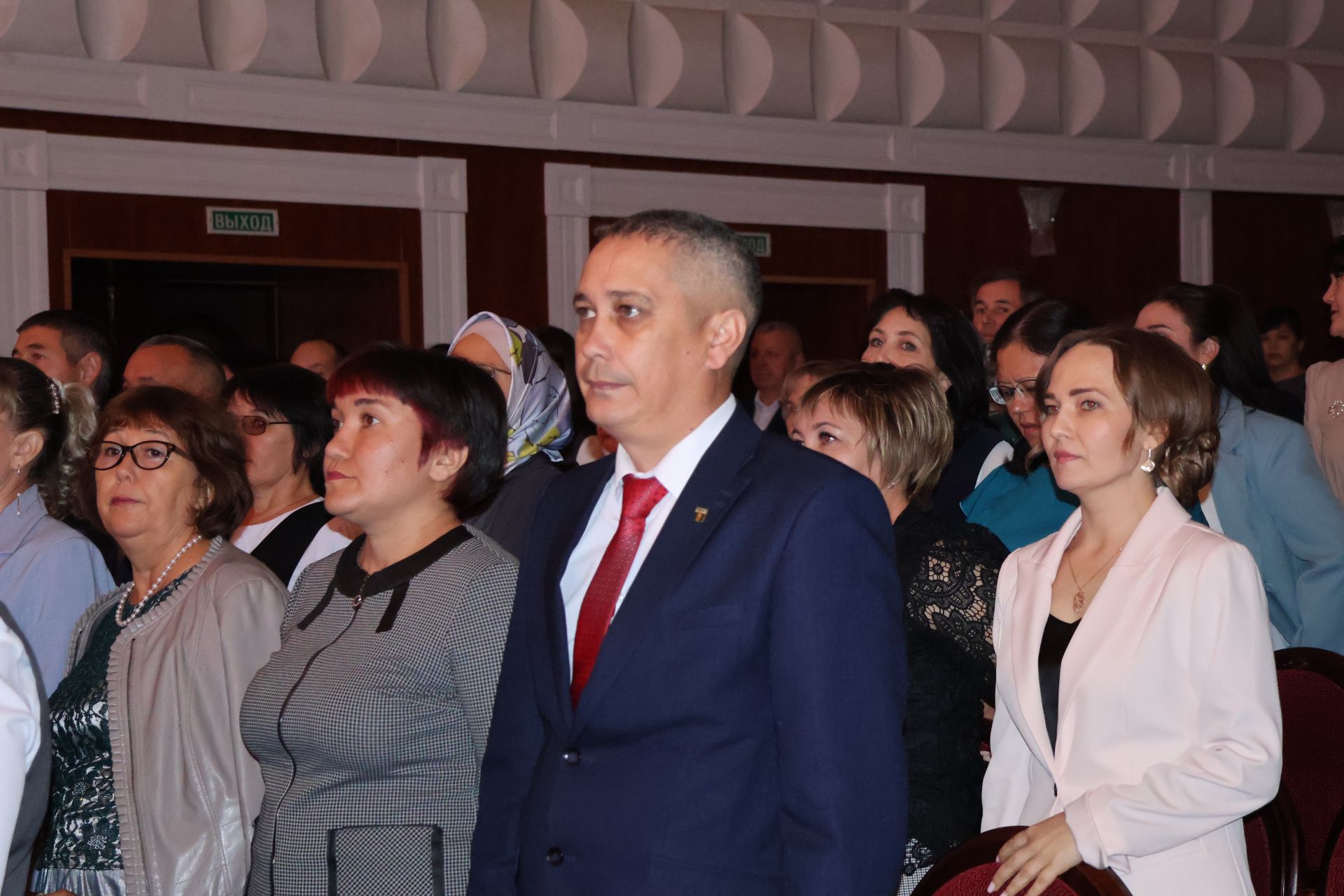 Бәйрәмең белән, мөгаллим: Укытучылар көненнән безнең фоторепортаж