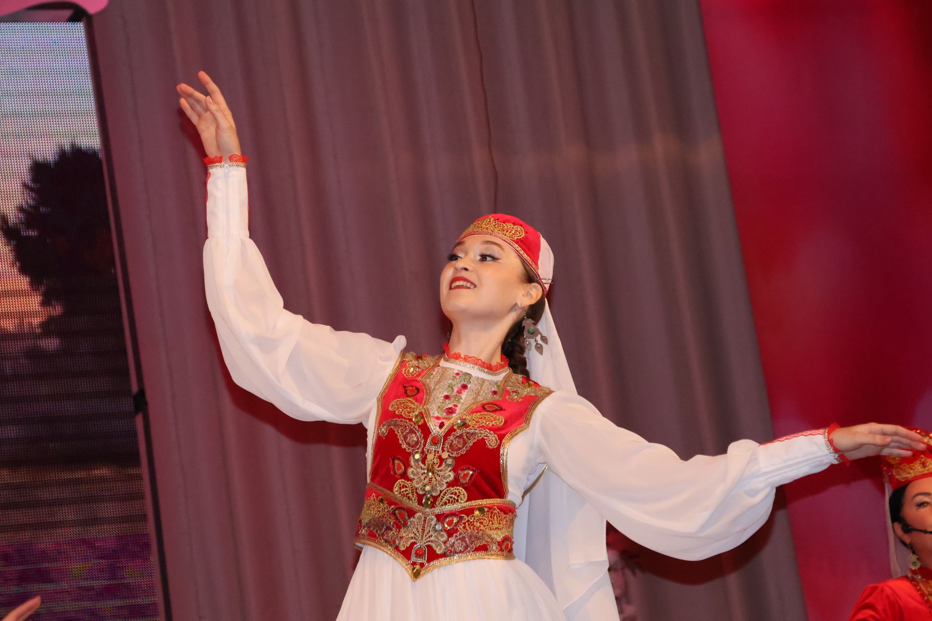 Бәйрәмең белән, мөгаллим: Укытучылар көненнән безнең фоторепортаж