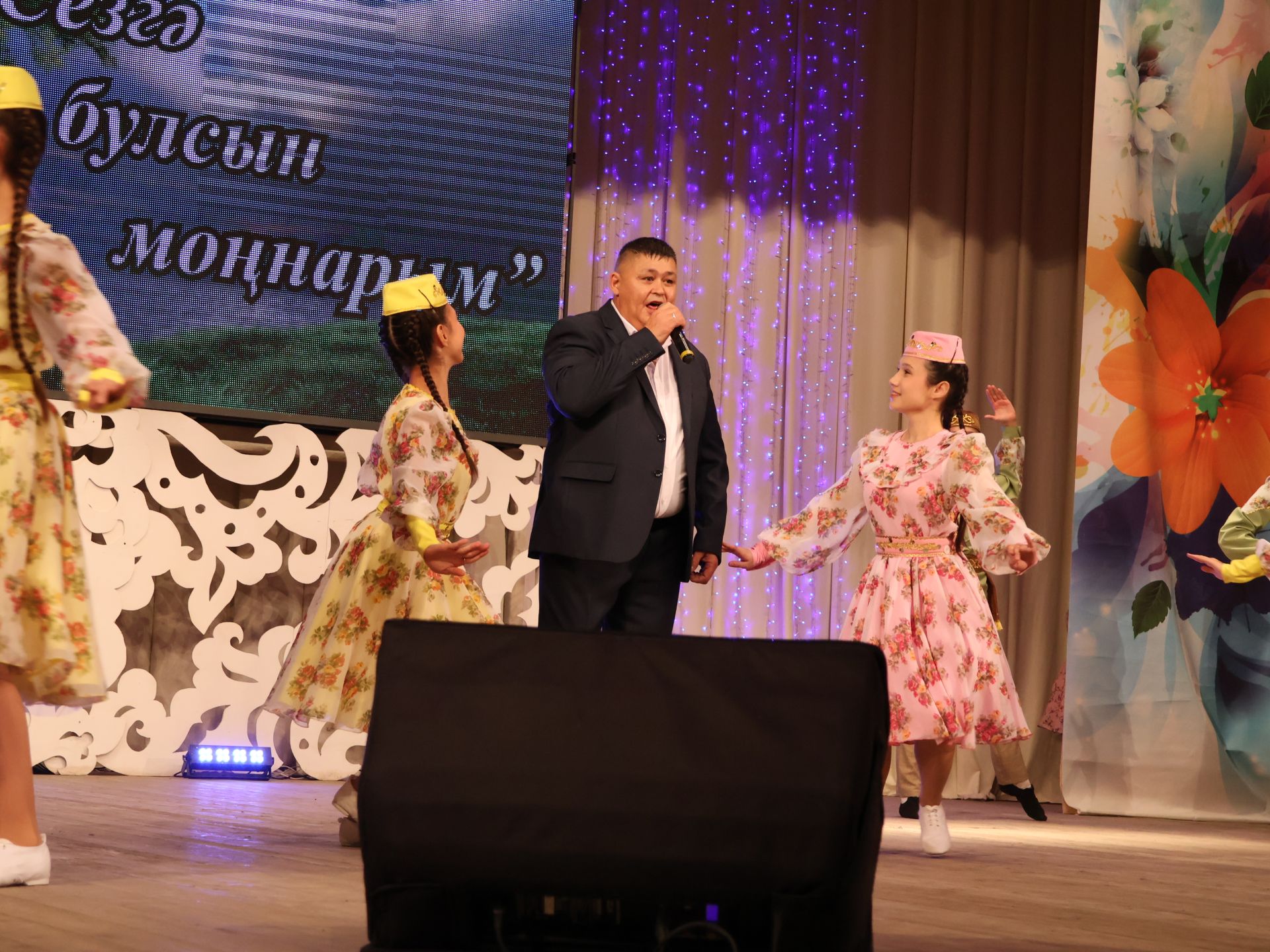 Артистыбыз Ленарис Шәңгәрәевка 50 яшь: Монда тудым, монда тамыр җәйдем, монда яңгырар минем җырларым!