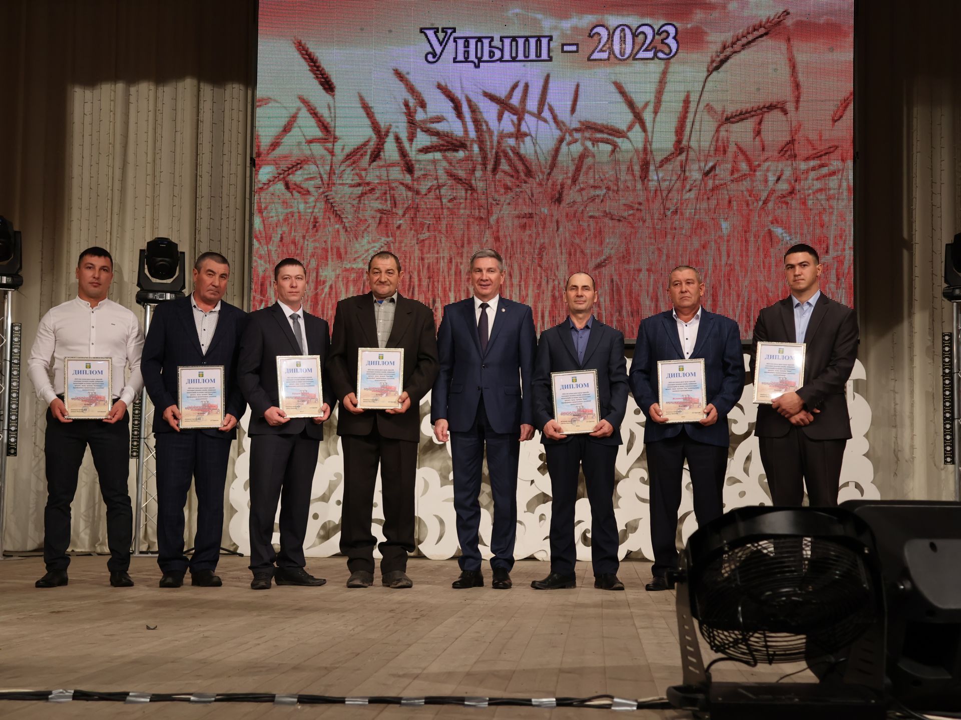 Уңыш-2023: Районыбызда кыр батырларын данладылар