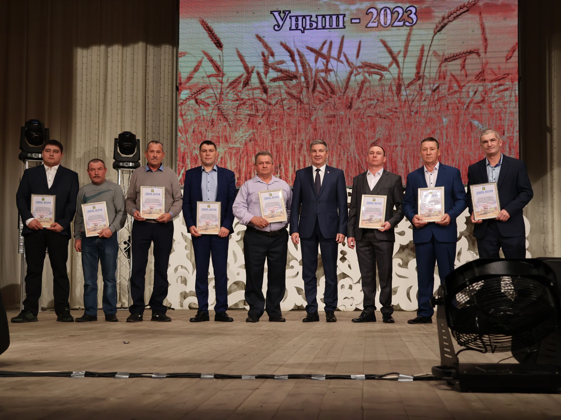 Уңыш-2023: Районыбызда кыр батырларын данладылар