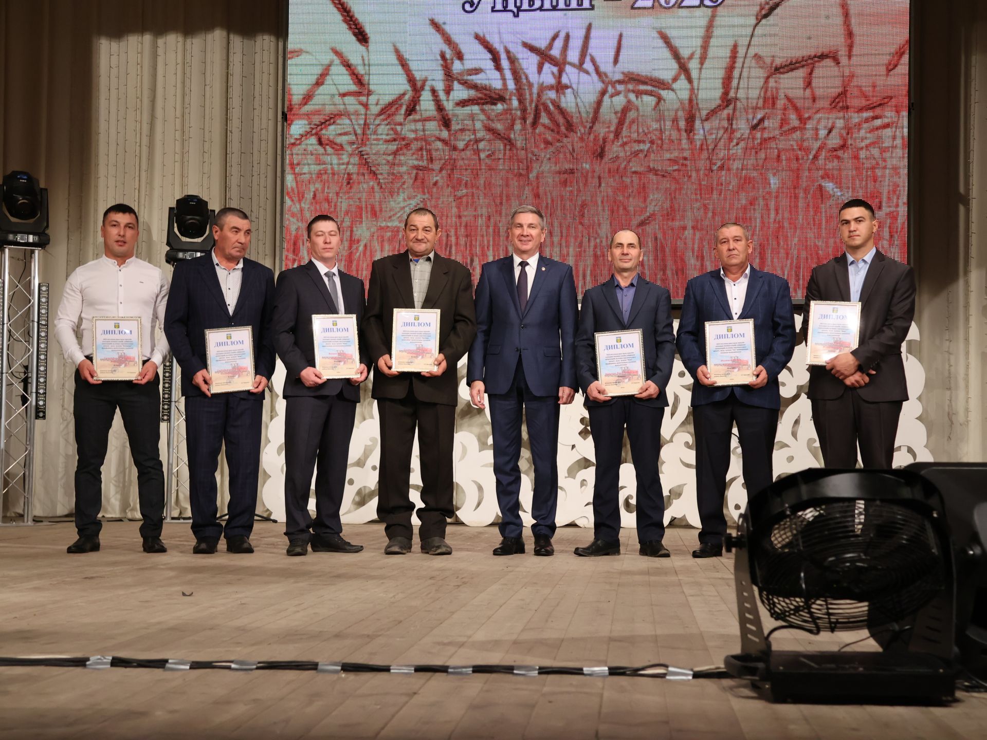 Уңыш-2023: Районыбызда кыр батырларын данладылар