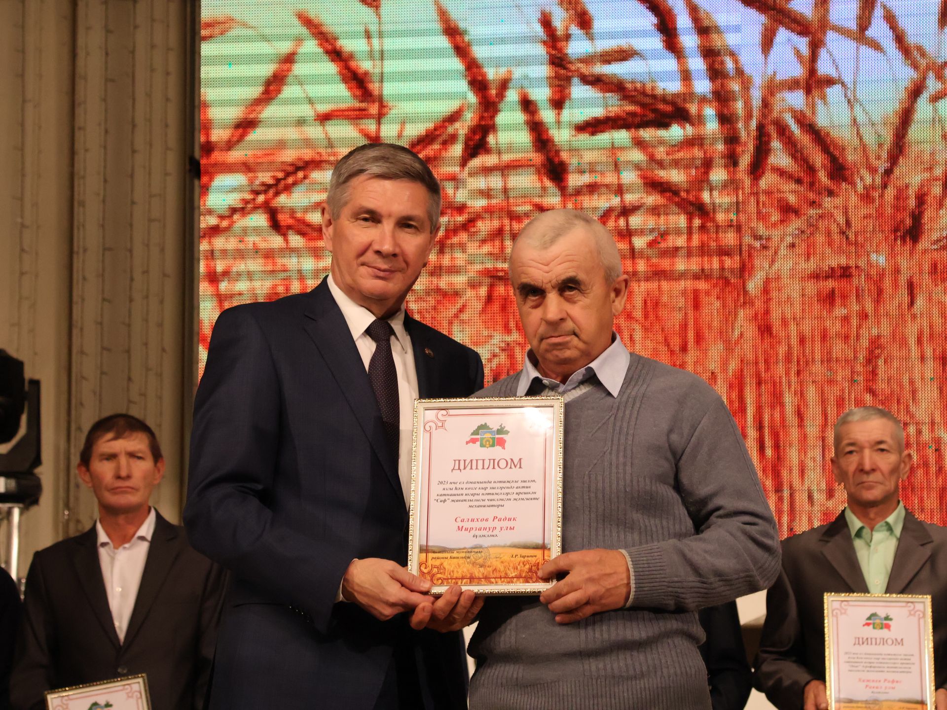 Уңыш-2023: Районыбызда кыр батырларын данладылар