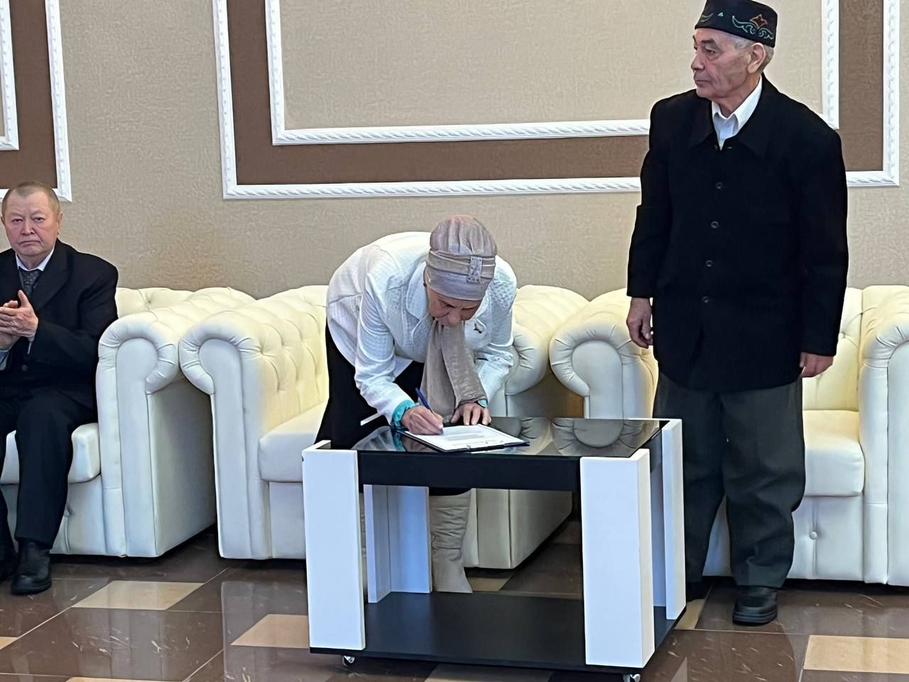 Алтын туйларыгыз котлы булсын!
