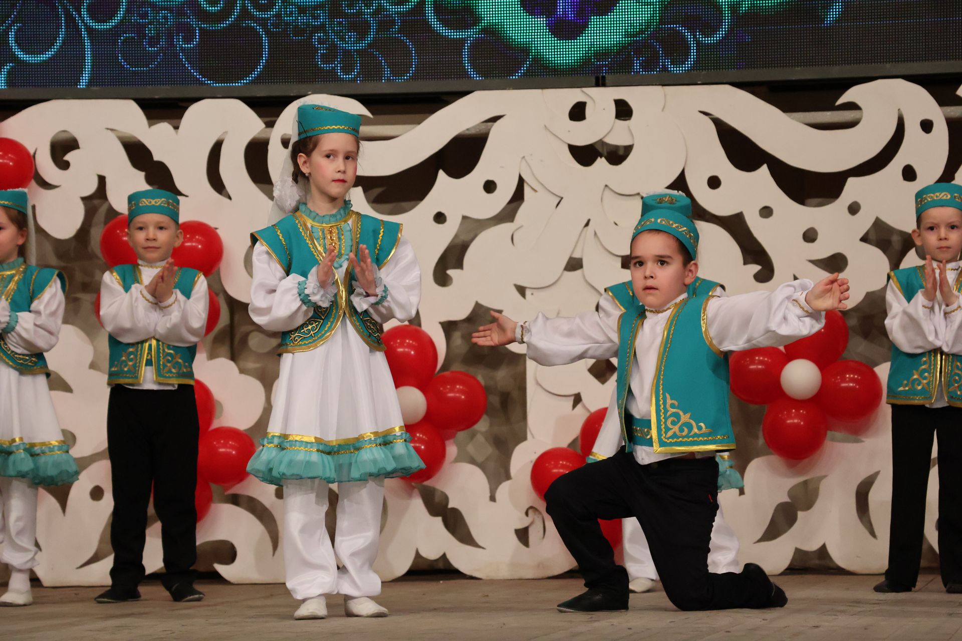 "Йолдызлык"та нәни йолдызчыклар кабынды!(БАРЛЫК ФОТОЛАР, БИК КҮП ФОТОРӘСЕМНӘР)