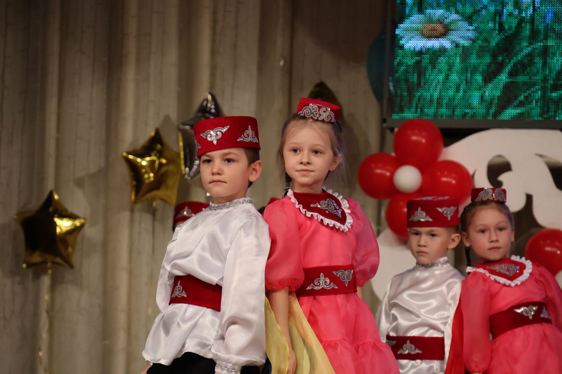 "Йолдызлык"та нәни йолдызчыклар кабынды!(БАРЛЫК ФОТОЛАР, БИК КҮП ФОТОРӘСЕМНӘР)