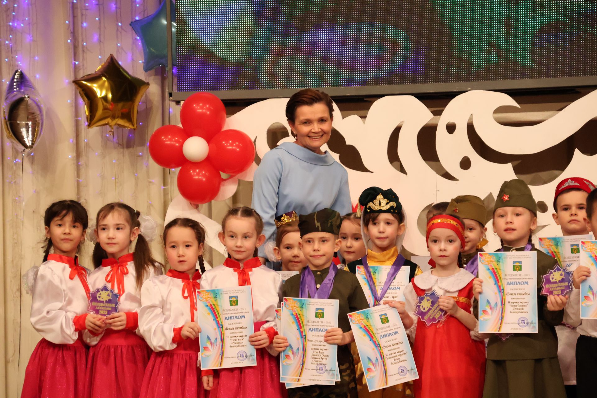 "Йолдызлык"та нәни йолдызчыклар кабынды!(БАРЛЫК ФОТОЛАР, БИК КҮП ФОТОРӘСЕМНӘР)