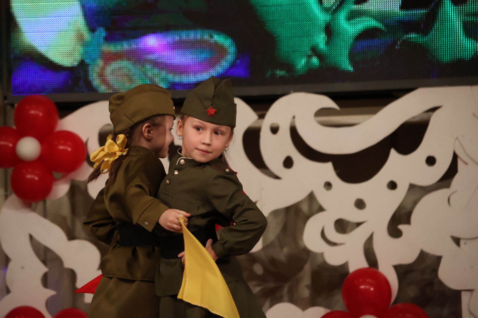 "Йолдызлык"та нәни йолдызчыклар кабынды!(БАРЛЫК ФОТОЛАР, БИК КҮП ФОТОРӘСЕМНӘР)