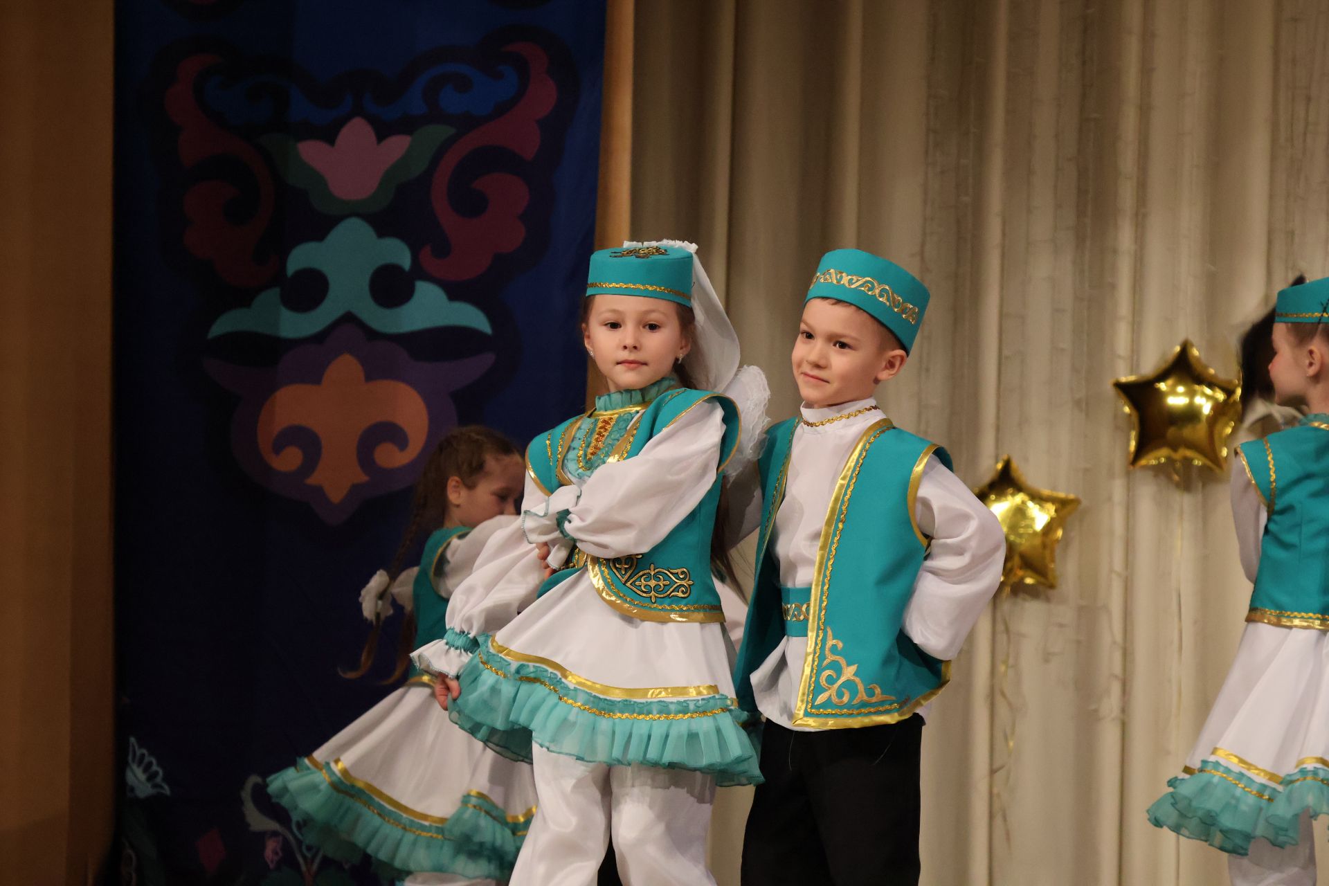 "Йолдызлык"та нәни йолдызчыклар кабынды!(БАРЛЫК ФОТОЛАР, БИК КҮП ФОТОРӘСЕМНӘР)