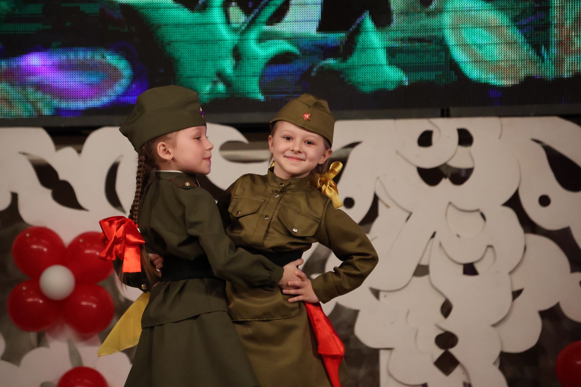 "Йолдызлык"та нәни йолдызчыклар кабынды!(БАРЛЫК ФОТОЛАР, БИК КҮП ФОТОРӘСЕМНӘР)