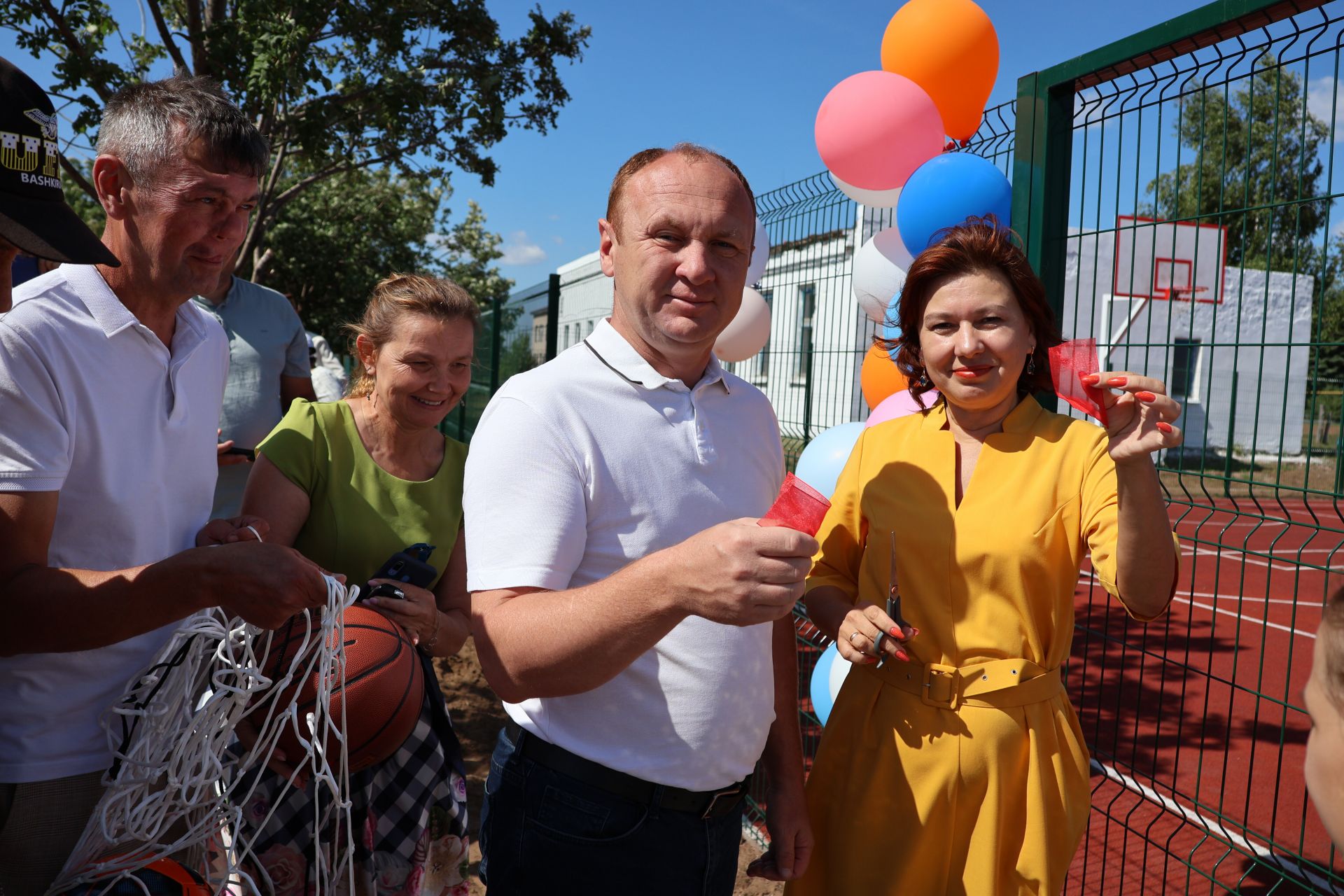 Аккүз авылында универсаль спорт мәйданчыгы ачылды