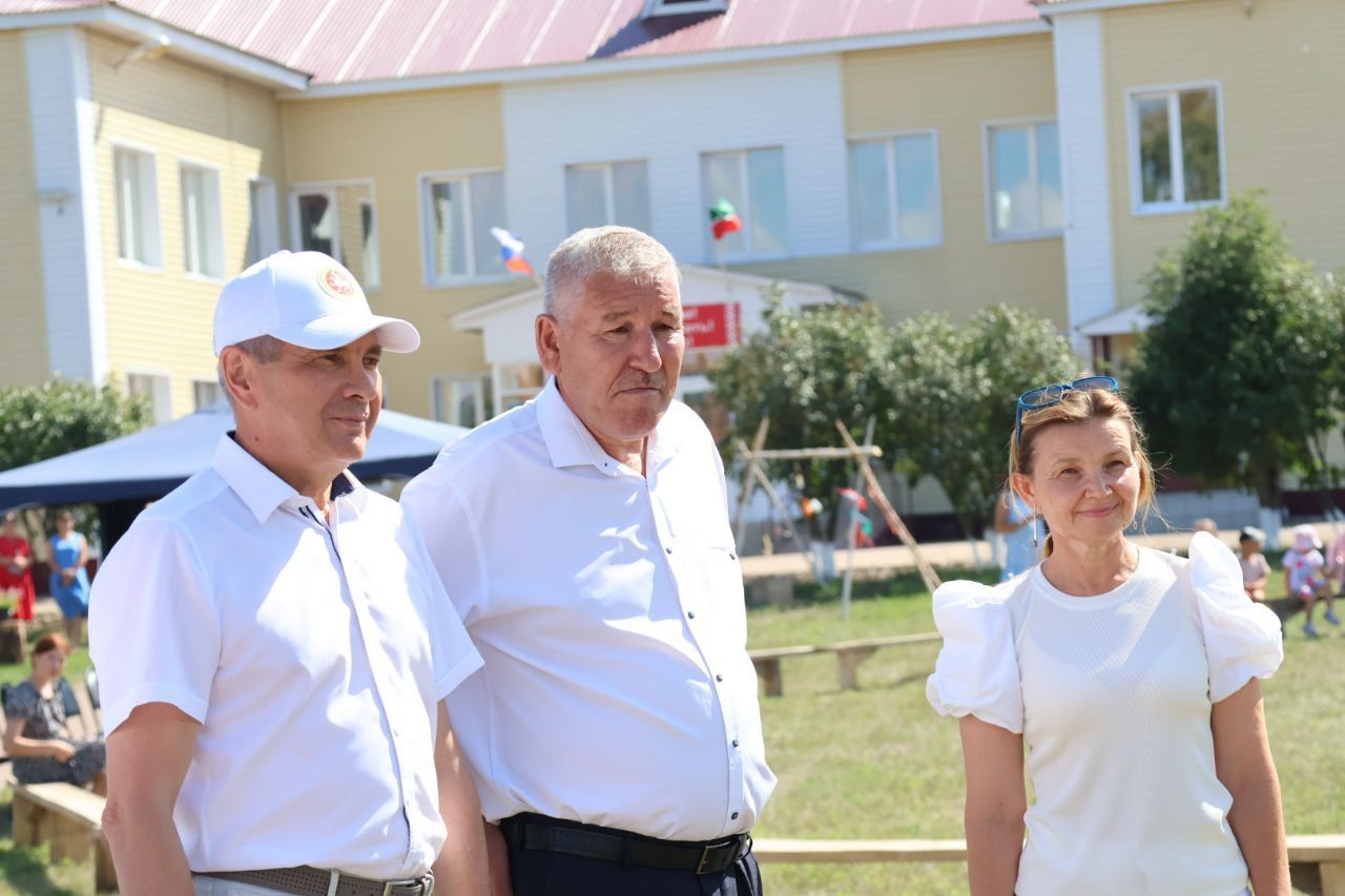 Изге эшләр, ихлас гамәлләр: Мари Суыксу авылы бәйрәменнән безнең фоторепортаж