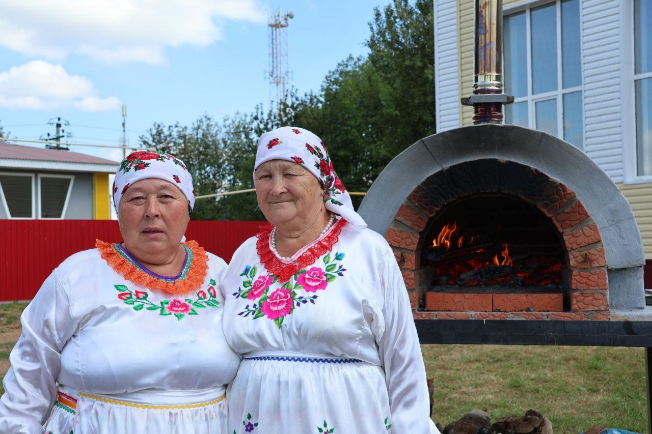 Изге эшләр, ихлас гамәлләр: Мари Суыксу авылы бәйрәменнән безнең фоторепортаж