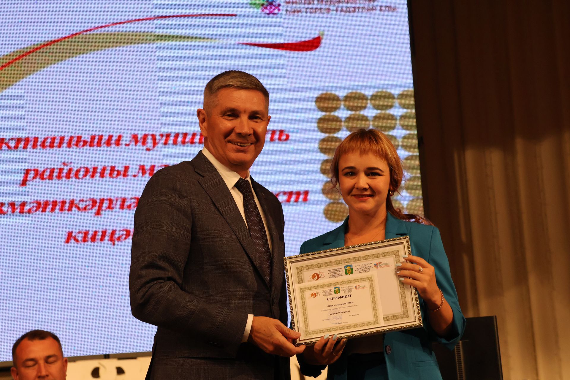 Зур фоторепортаж: Яңа уку елына — яңа таләпләр