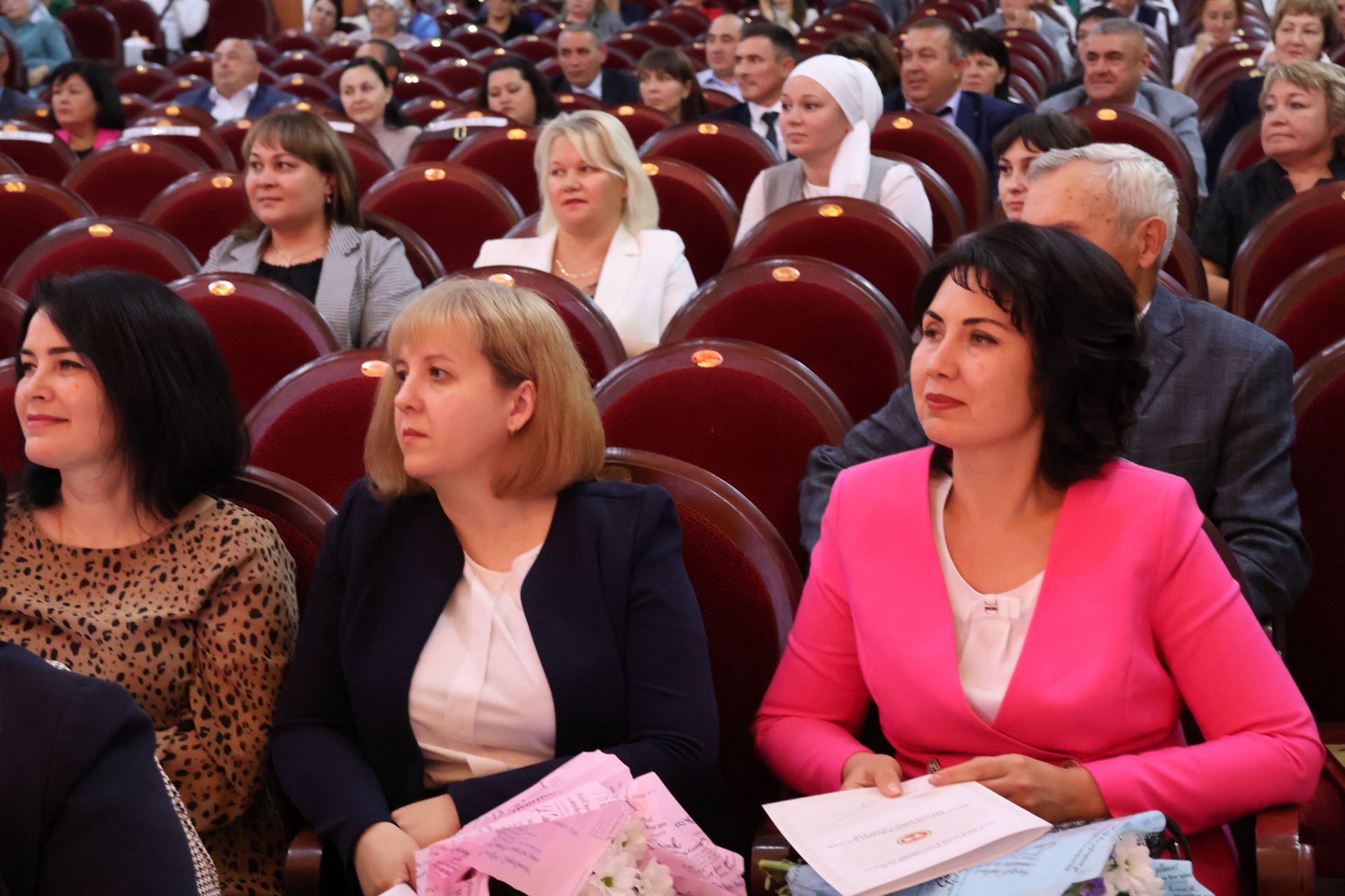 Зур фоторепортаж: Яңа уку елына — яңа таләпләр