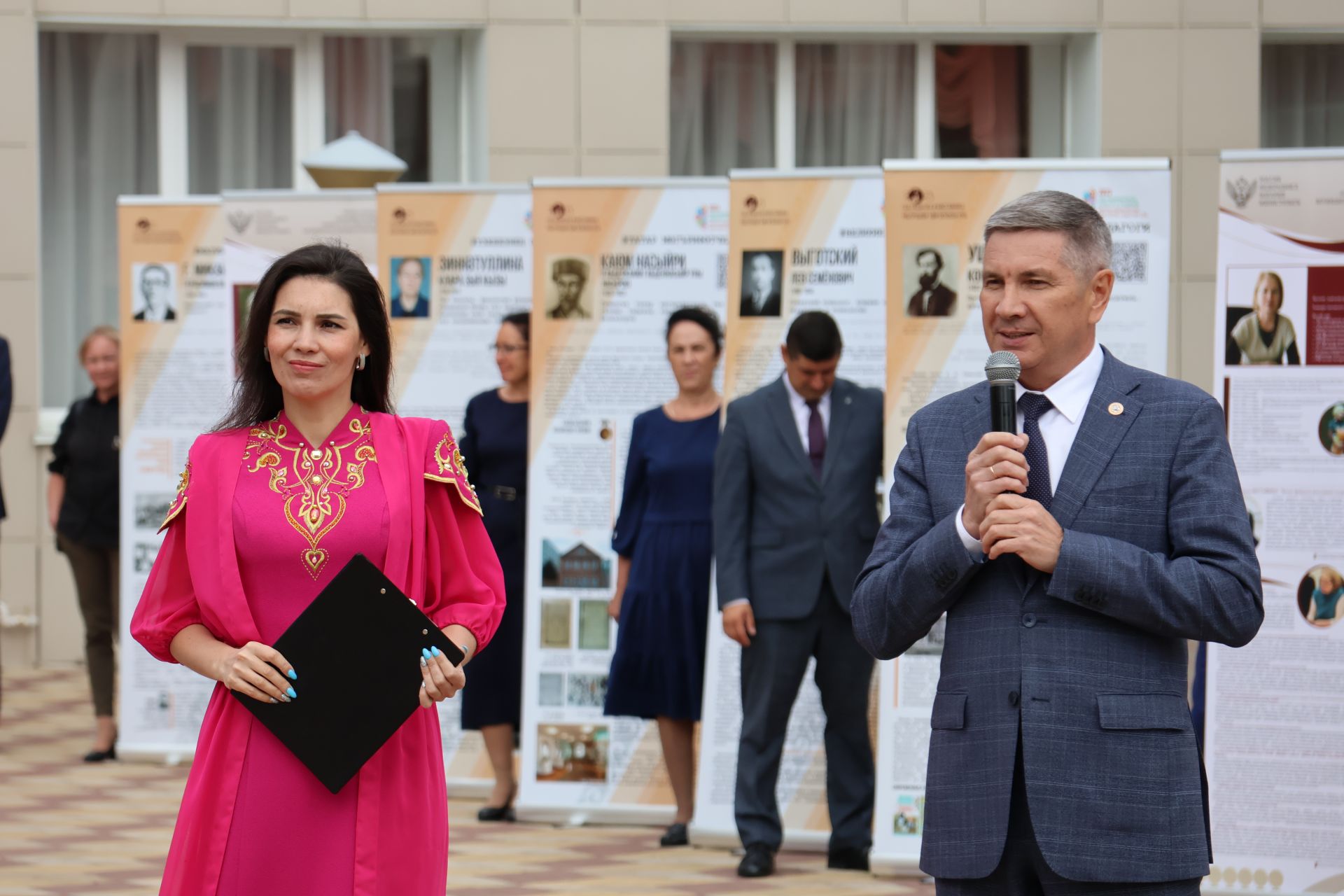 Зур фоторепортаж: Яңа уку елына — яңа таләпләр