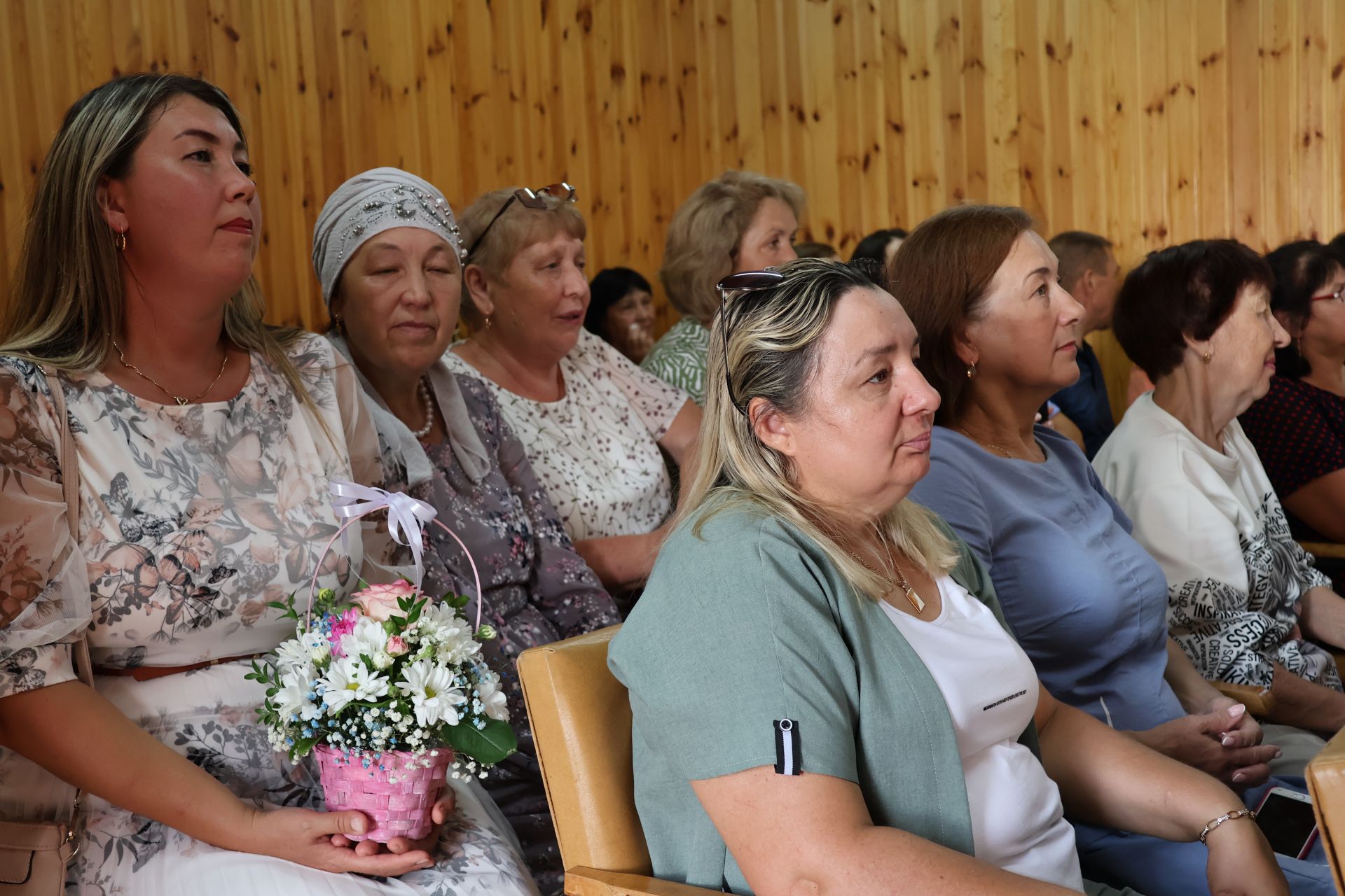 Китап туе гөрләде: Танылган шагыйрә, абруйлы якташыбыз Кәүсәрия Нуруллина белән очрашудан фоторепортаж