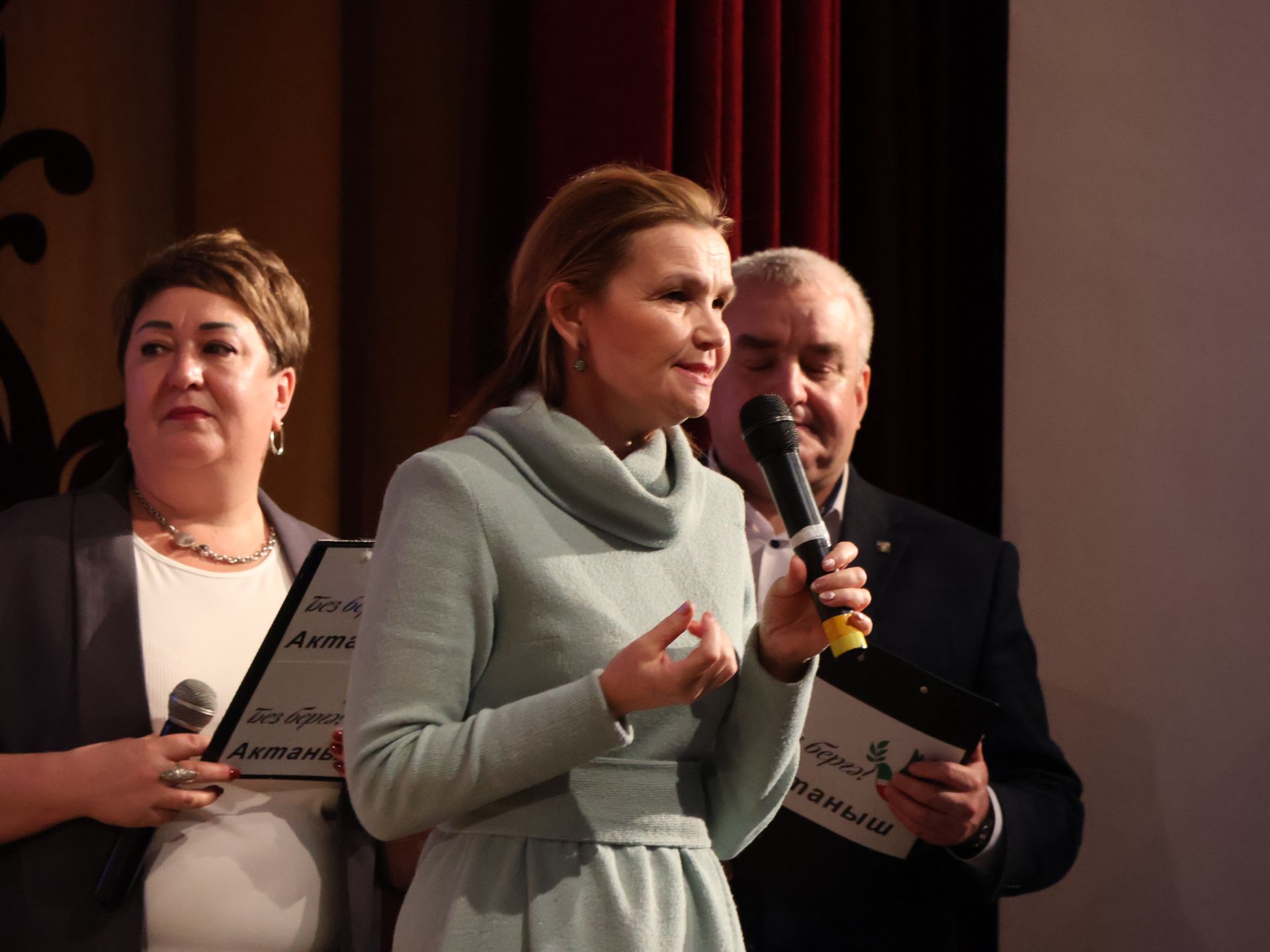 "Без бергә!" хәйрия концертыннан безнең фоторепортаж