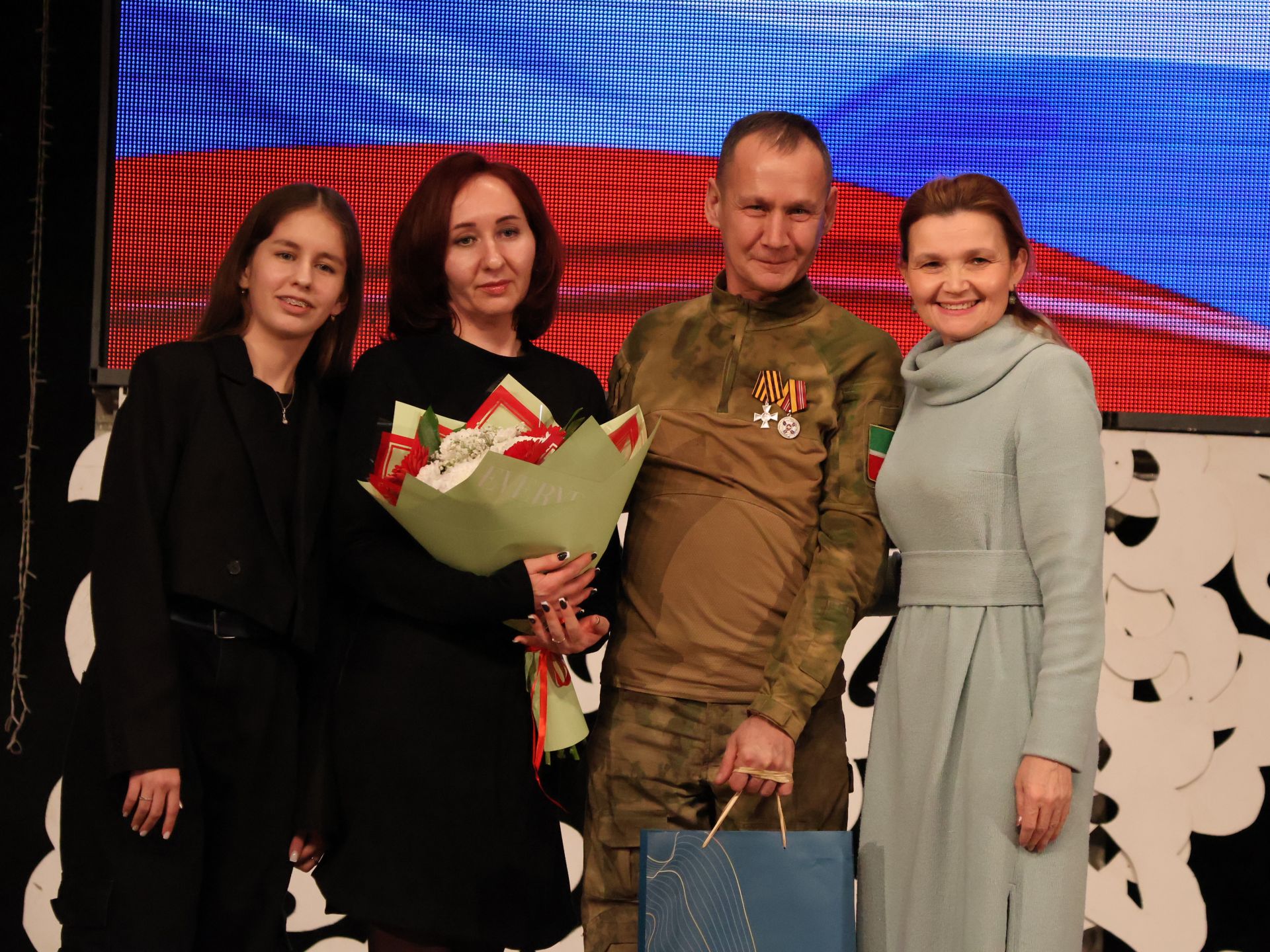 "Без бергә!" хәйрия концертыннан безнең фоторепортаж