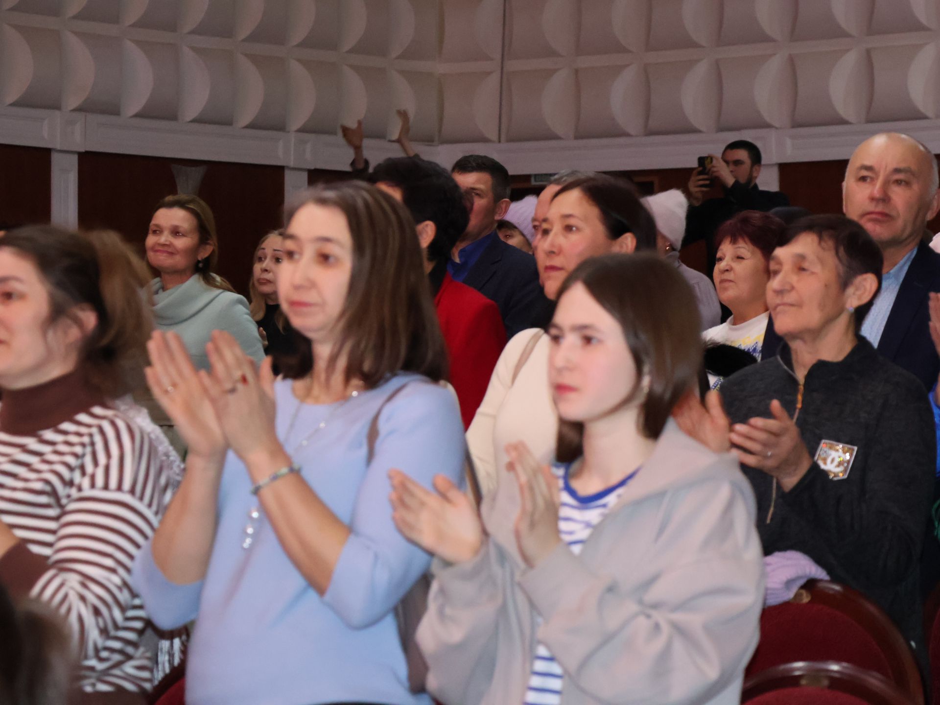 "Без бергә!" хәйрия концертыннан безнең фоторепортаж