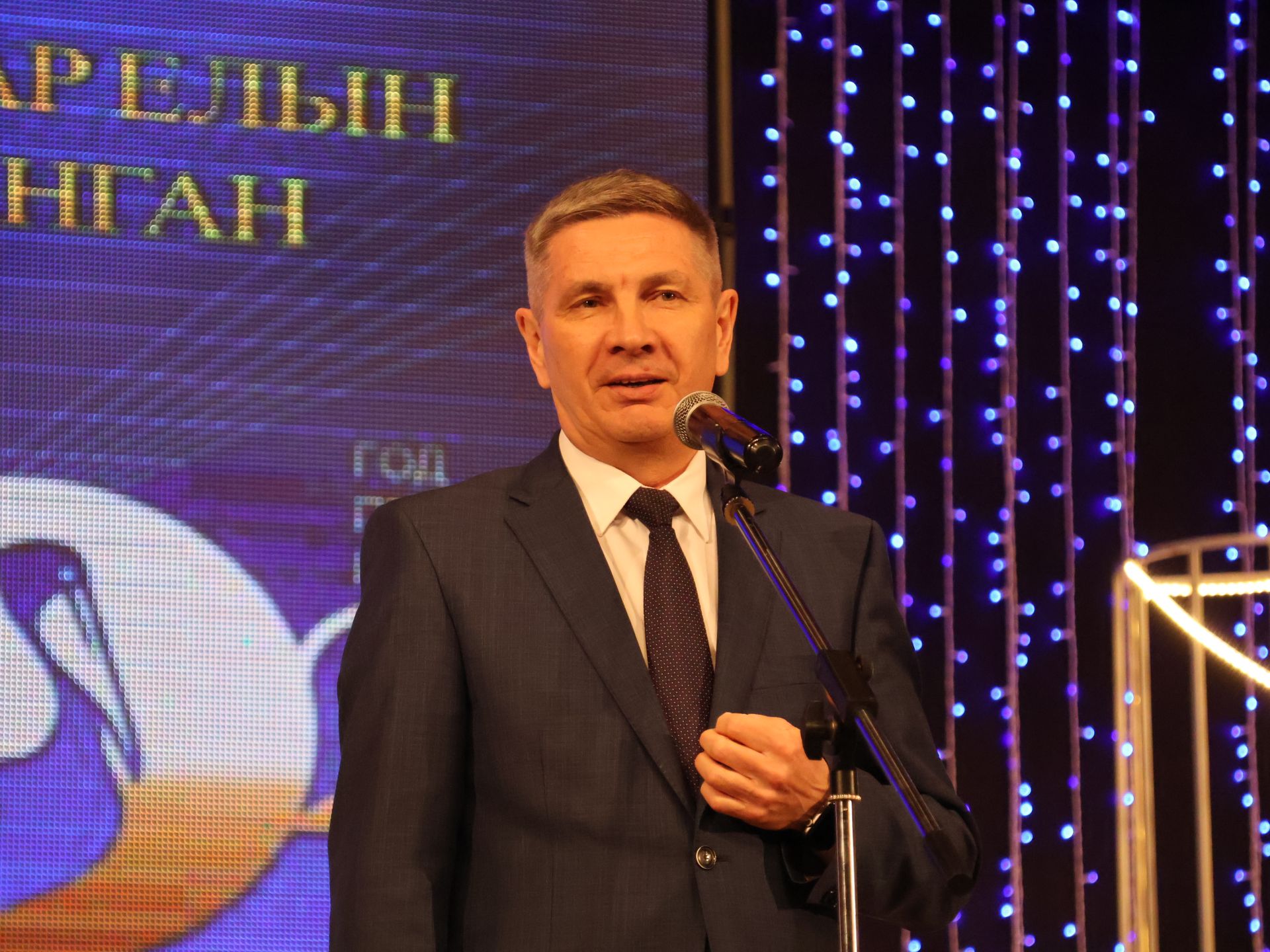 Мөгаллимлек дигән бәхет бар: Районыбызда Укытучы һәм остаз елын йомгакладылар