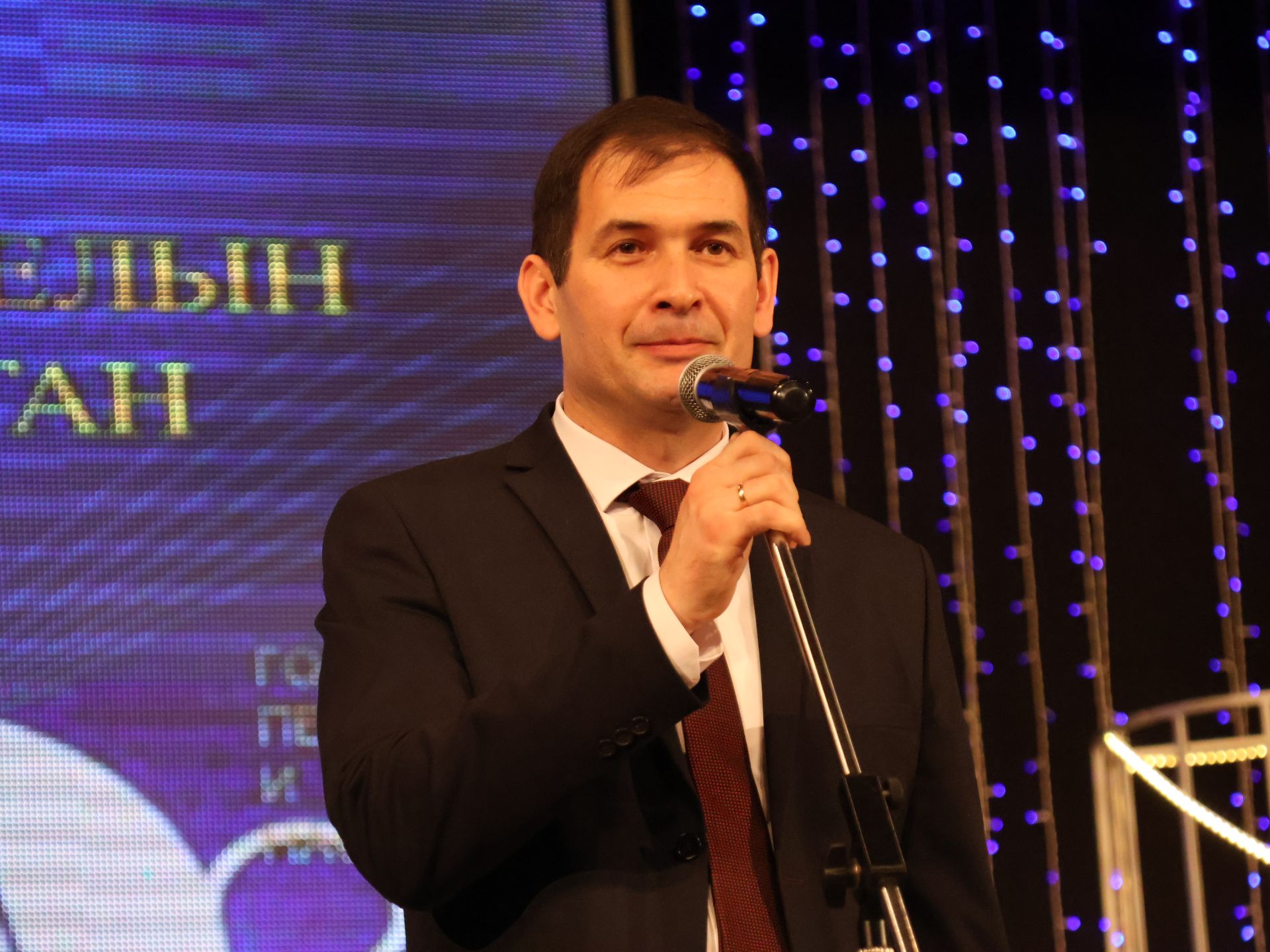 Мөгаллимлек дигән бәхет бар: Районыбызда Укытучы һәм остаз елын йомгакладылар
